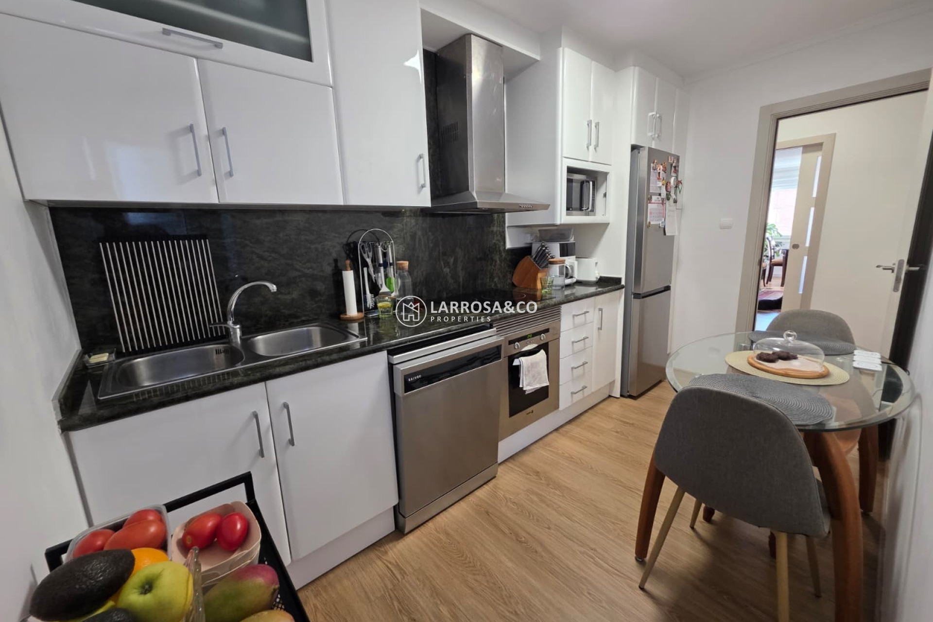 Resale - Apartment - Guardamar del Segura - MERCADONA