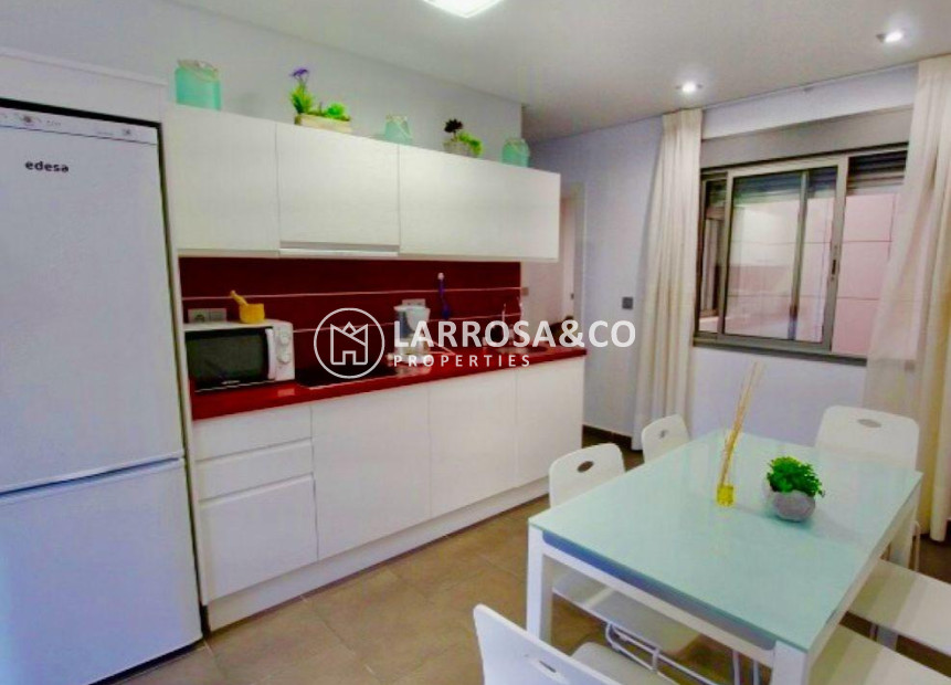 Resale - Apartment - Guardamar del Segura - Pueblo