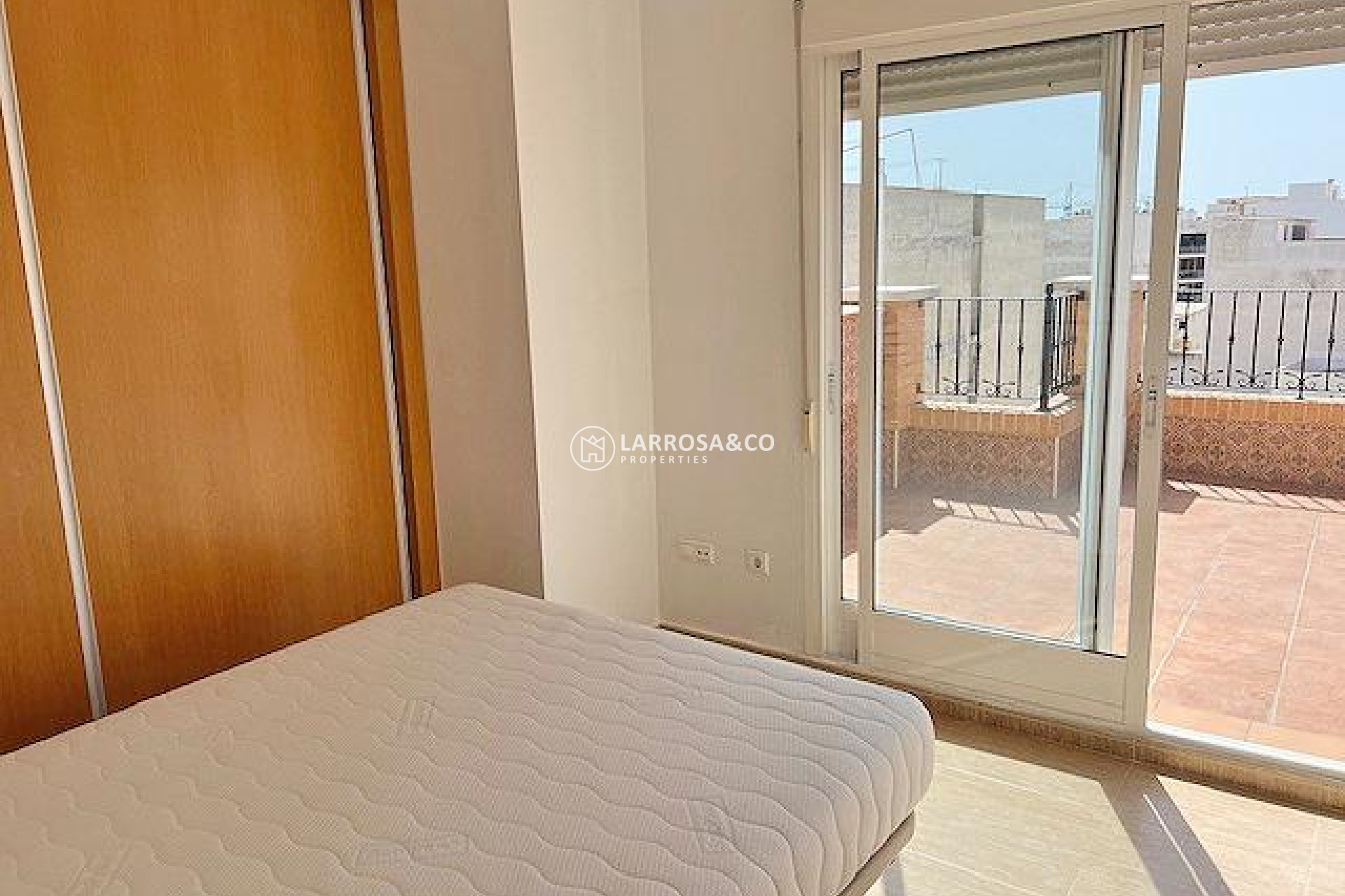 Resale - Apartment - Guardamar del Segura - Pueblo