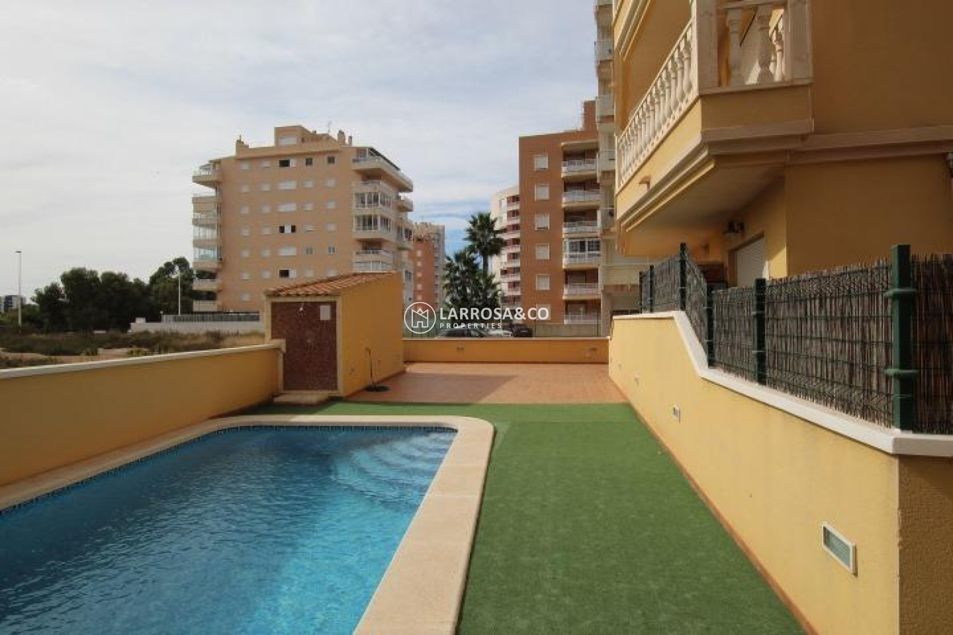 Resale - Apartment - Guardamar del Segura - puerto deportivo