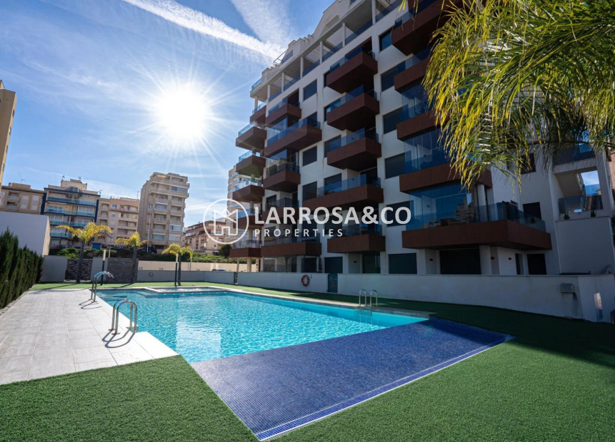 Resale - Apartment - Guardamar del Segura - puerto deportivo