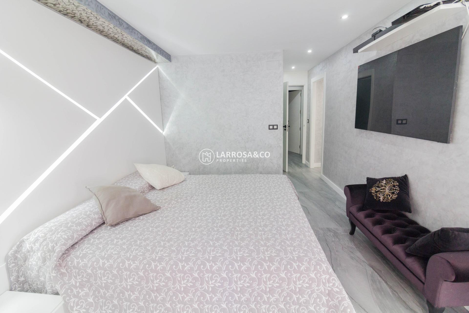 Resale - Apartment - Orihuela - Zona Centro