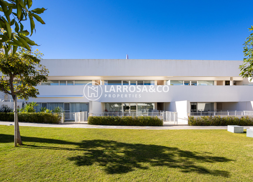 Resale - Apartment Penthouse - Torrevieja - Los Balcones