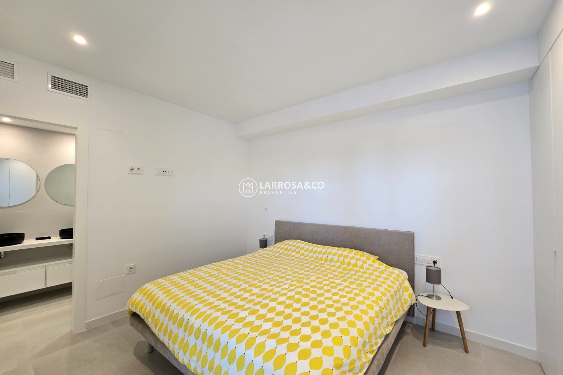Resale - Apartment - Pilar de la Horadada - Costa Blanca