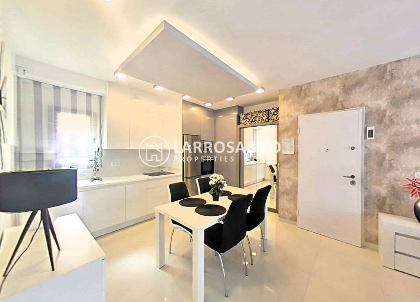 Resale - Apartment - Pilar de la Horadada - La Torre de la Horadada