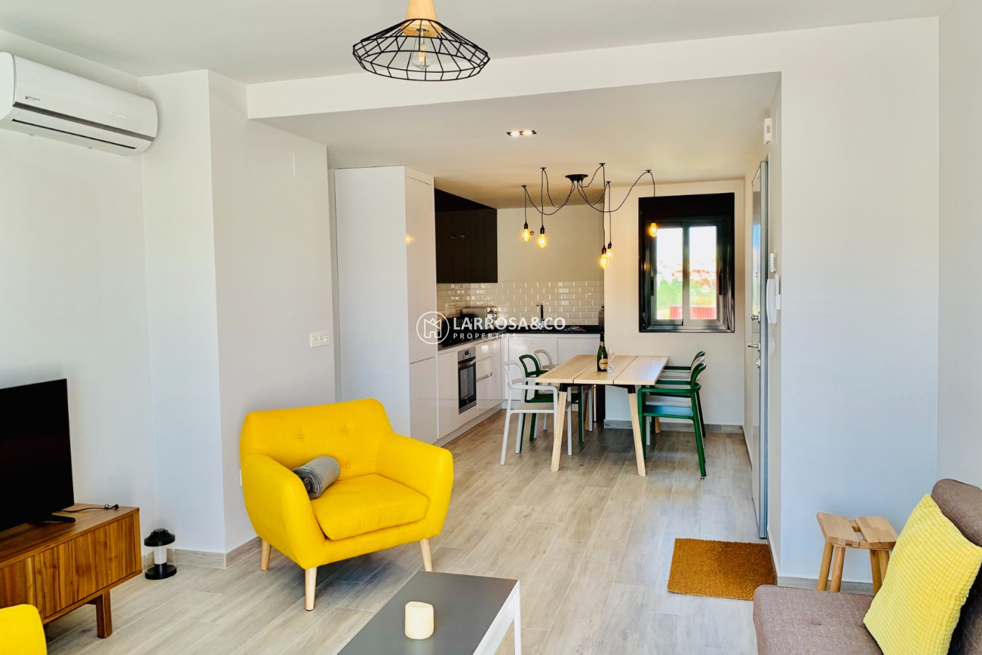 Resale - Apartment - San Miguel de Salinas - Inland