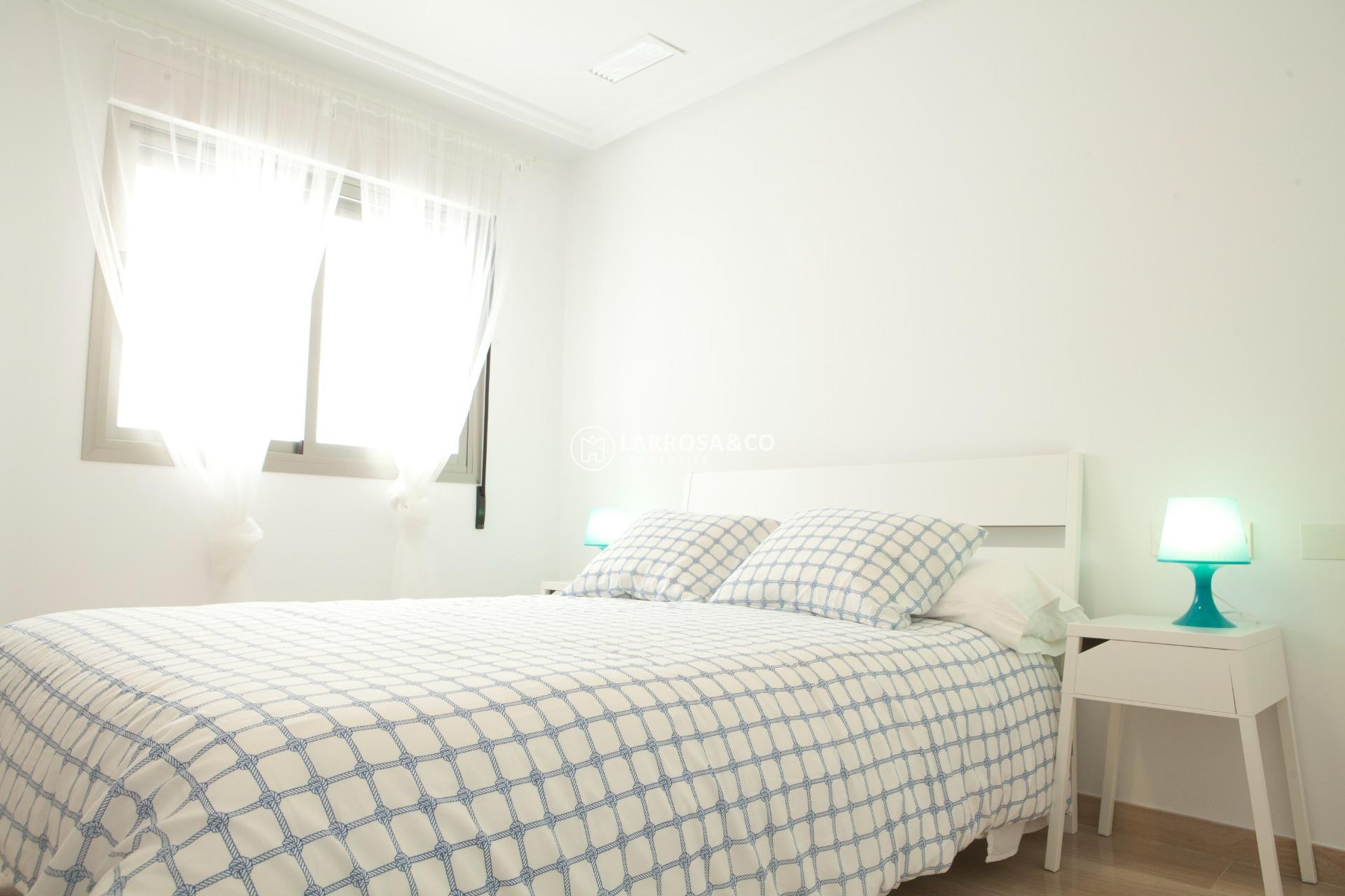 Resale - Apartment - Santa Pola - Centro