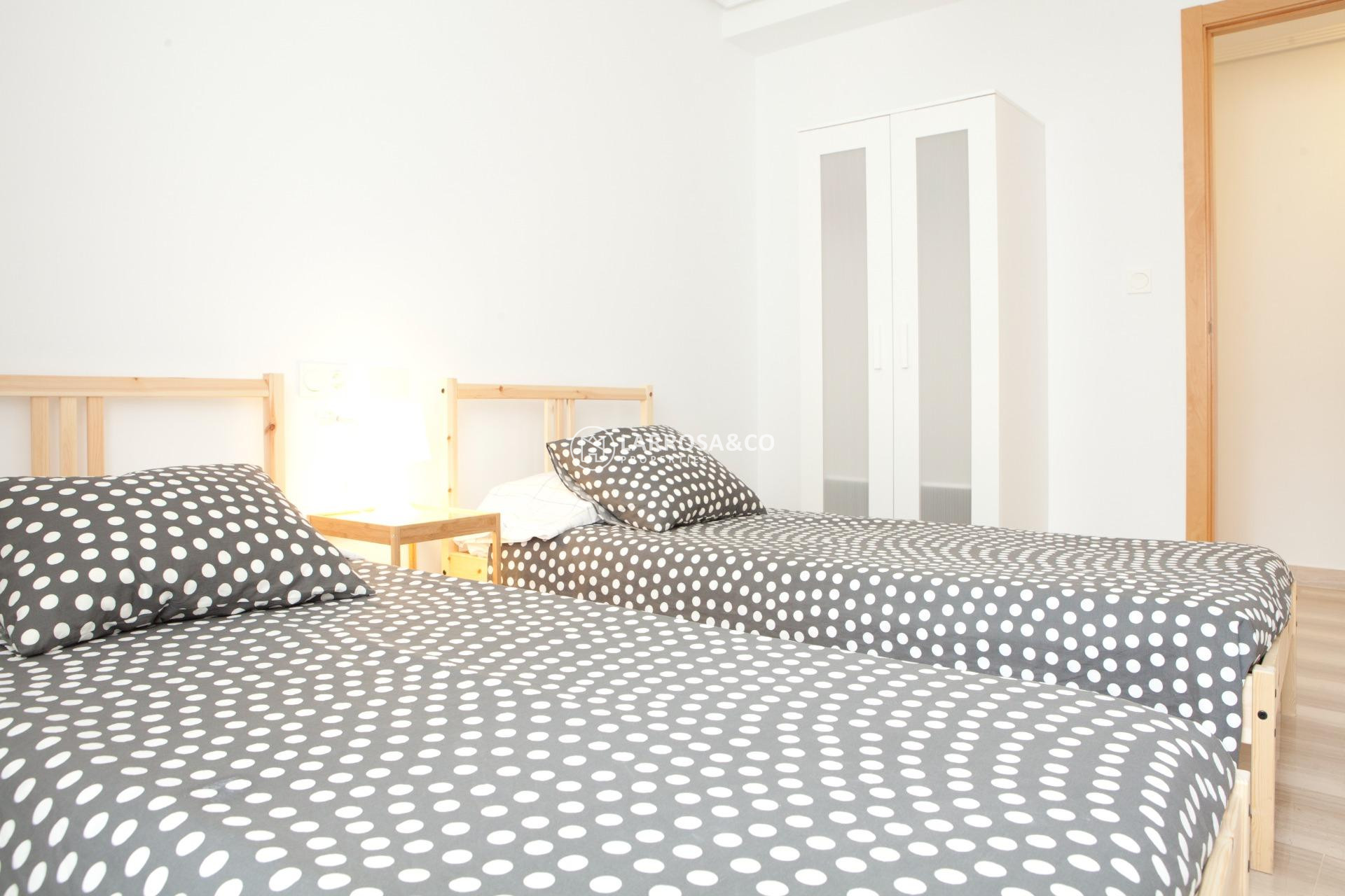 Resale - Apartment - Santa Pola - Centro