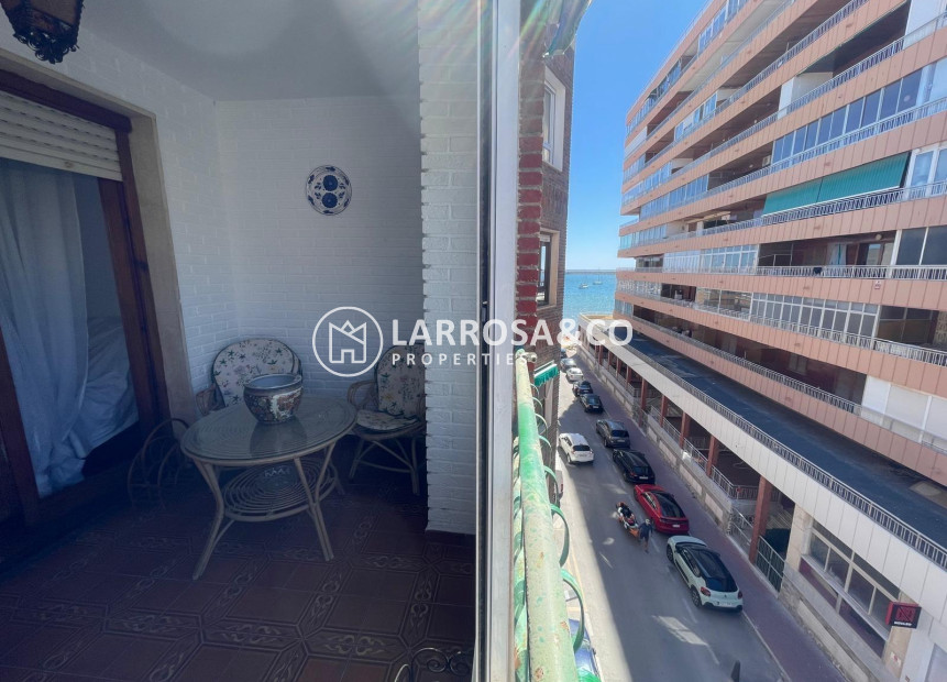 Resale - Apartment - Torrevieja - Acequion