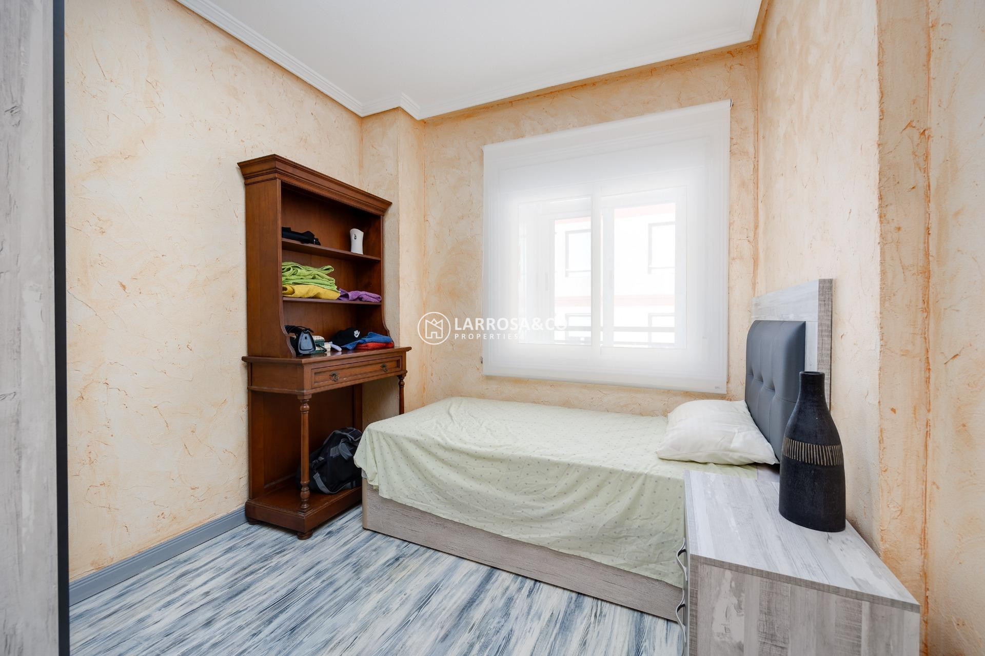 Resale - Apartment - Torrevieja - Acequion