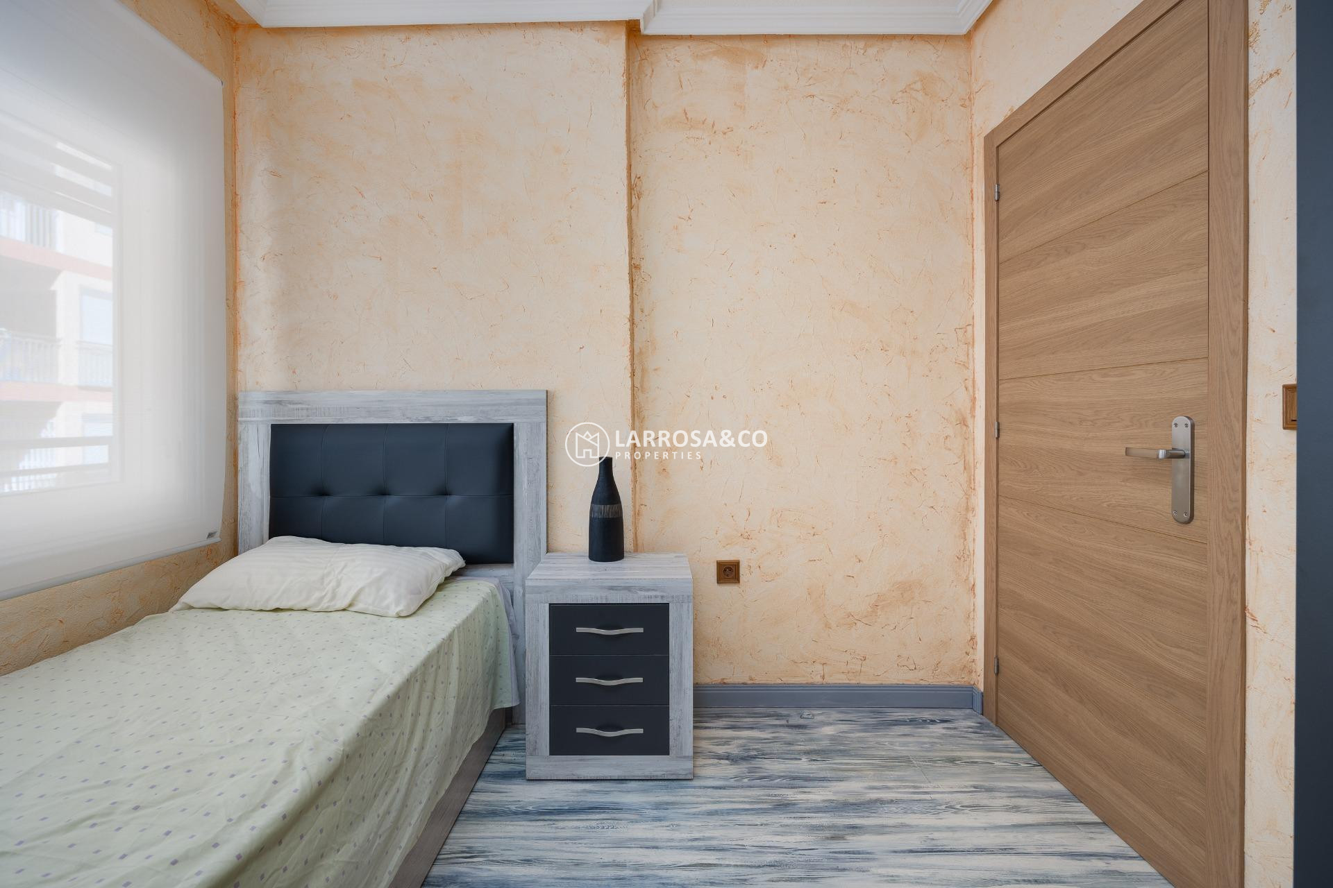 Resale - Apartment - Torrevieja - Acequion