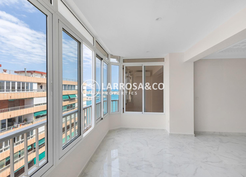 Resale - Apartment - Torrevieja - Acequion