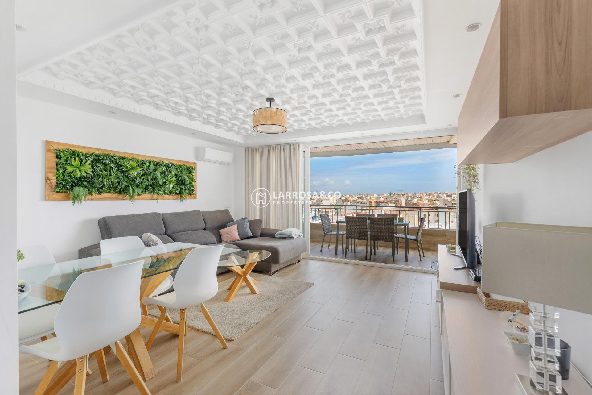 Resale - Apartment - Torrevieja - Acequion