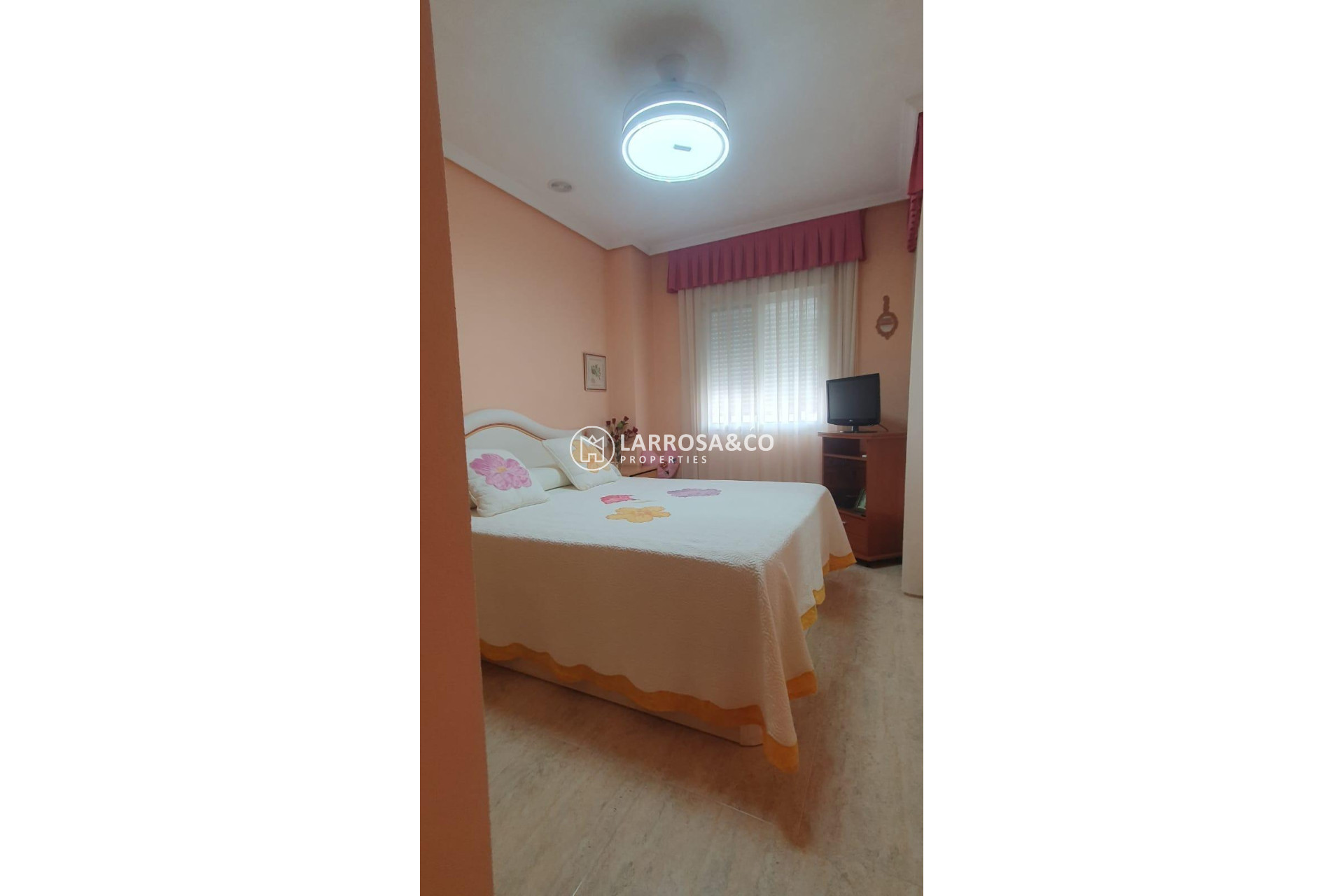 Resale - Apartment - Torrevieja - Acequion