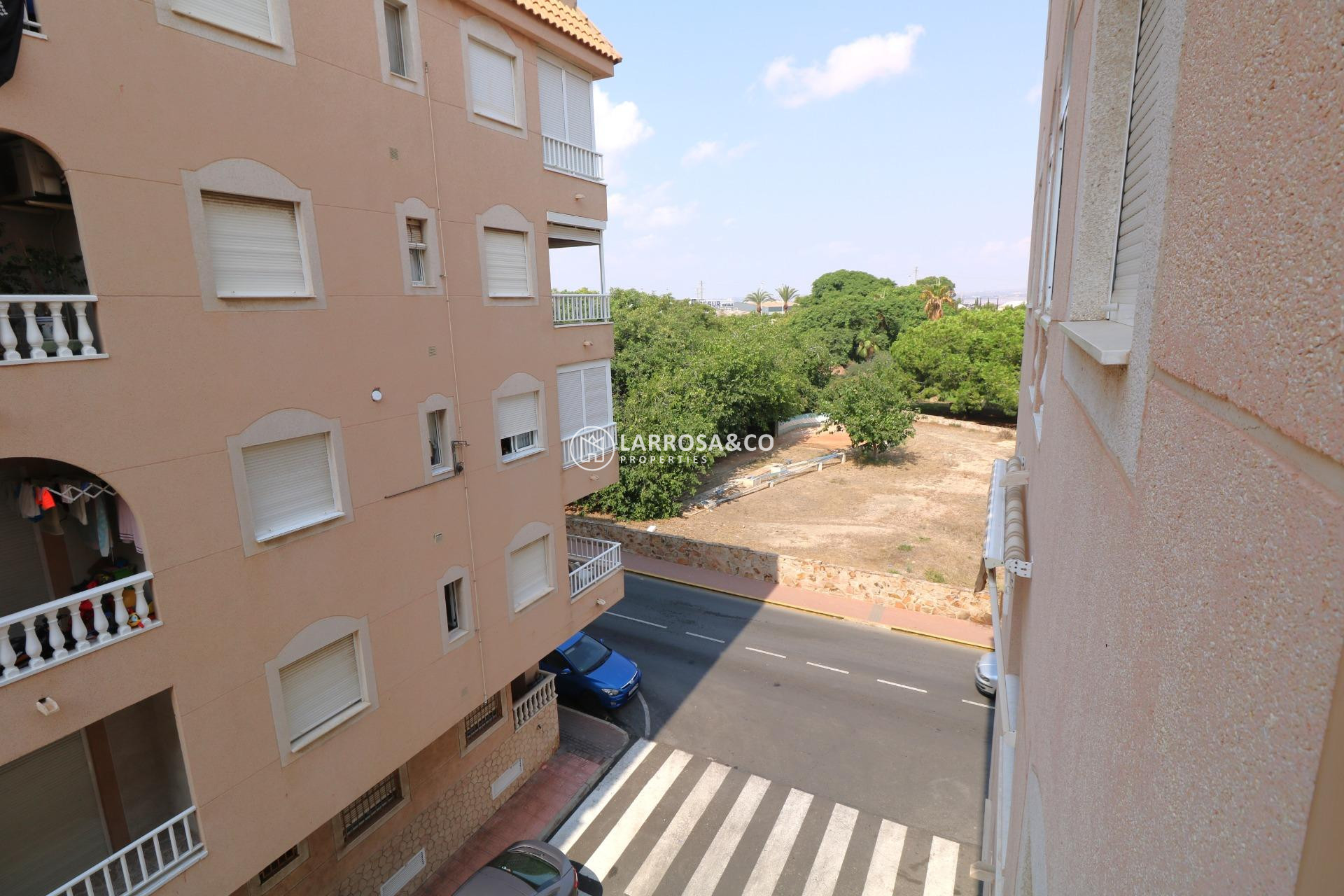 Resale - Apartment - Torrevieja - Acequion
