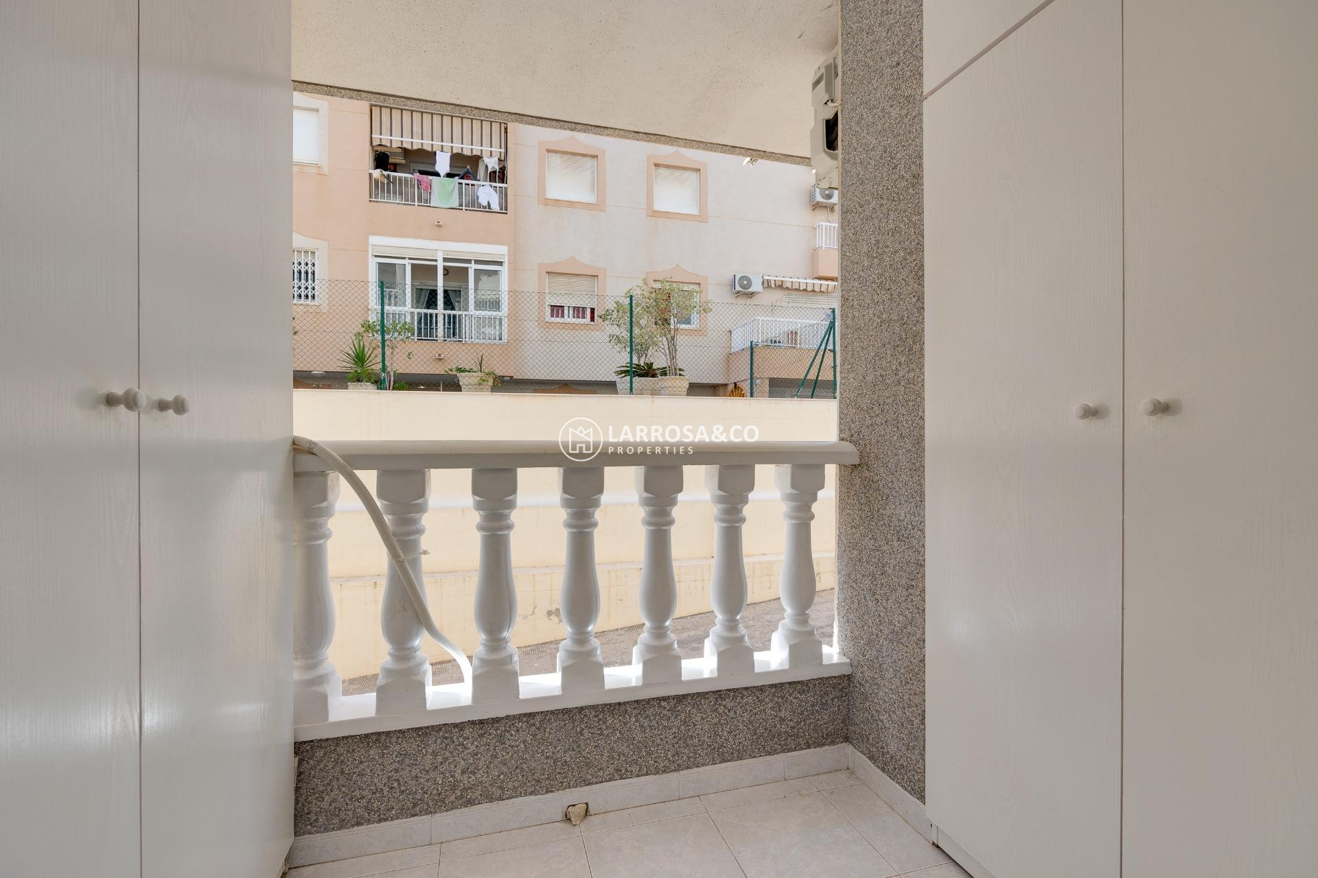 Resale - Apartment - Torrevieja - Acequion