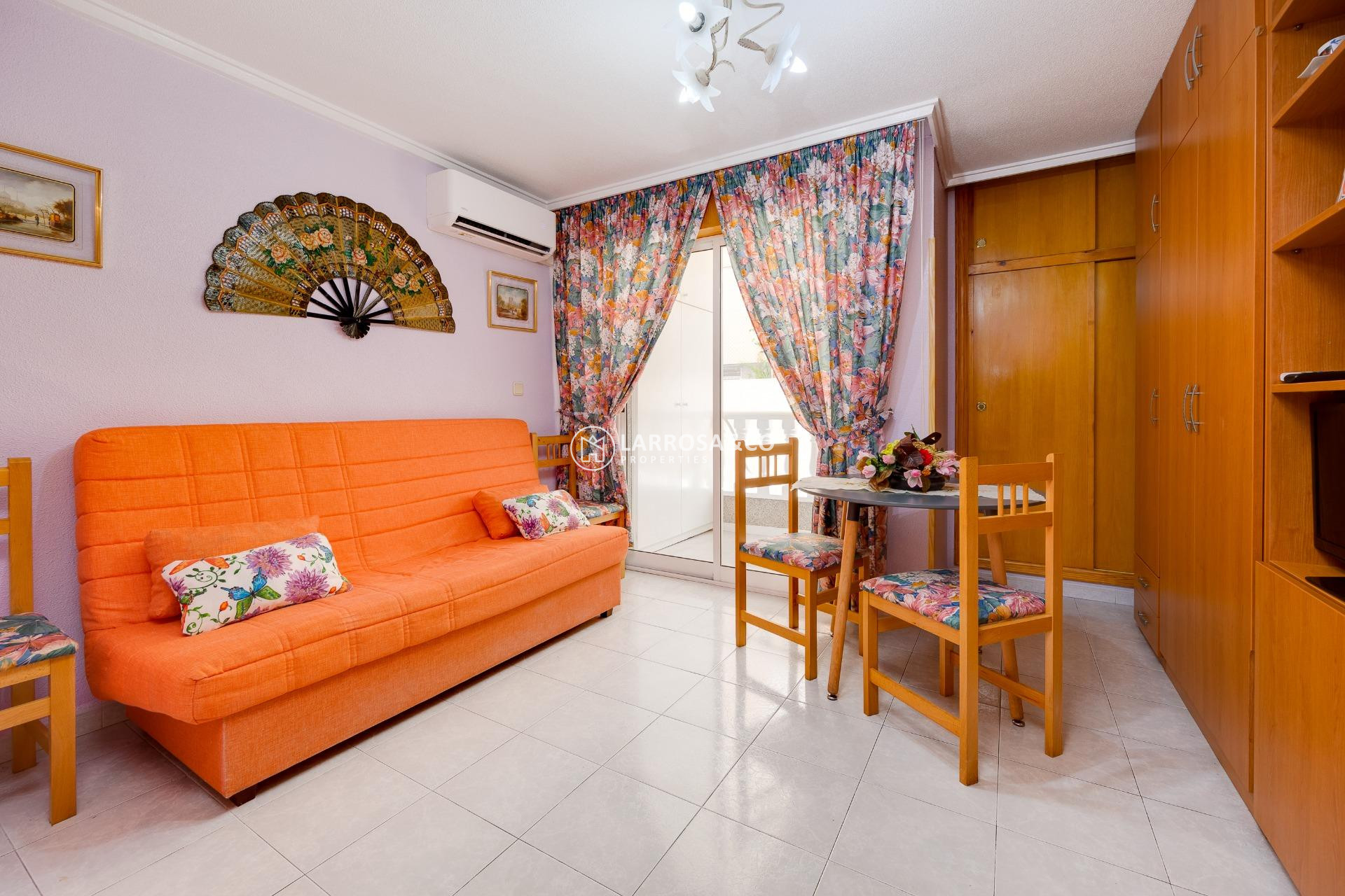 Resale - Apartment - Torrevieja - Acequion