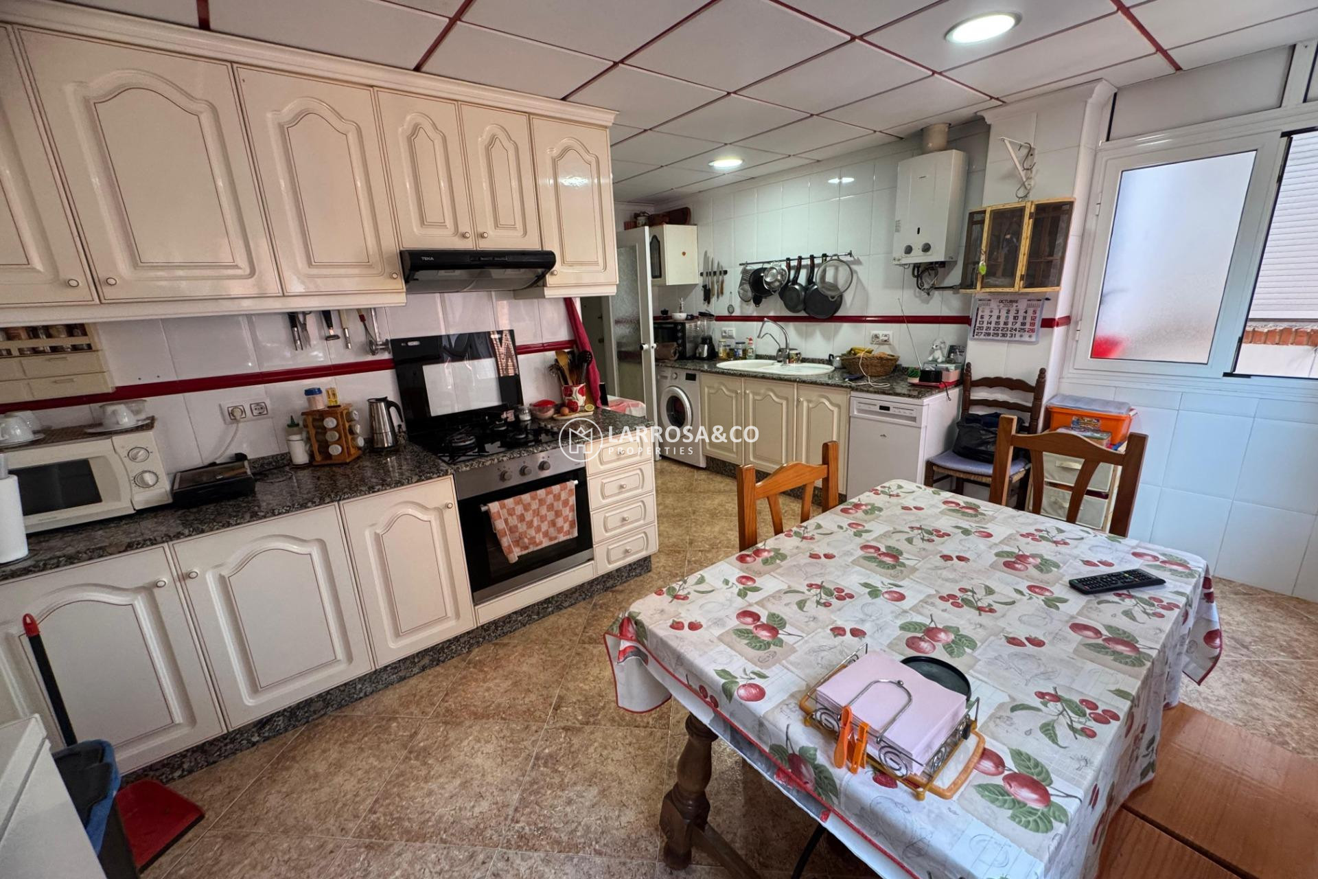 Resale - Apartment - Torrevieja - Acequion
