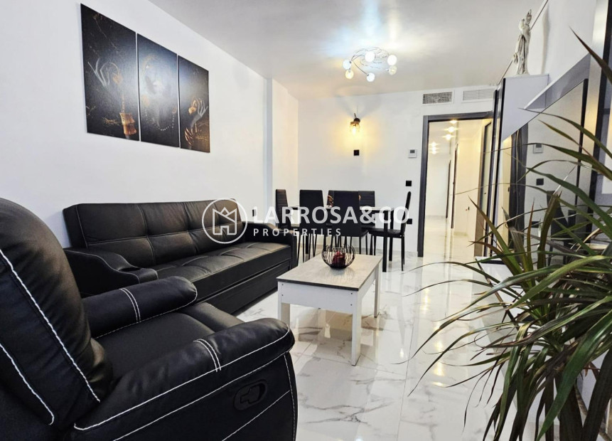 Resale - Apartment - Torrevieja - Acequion