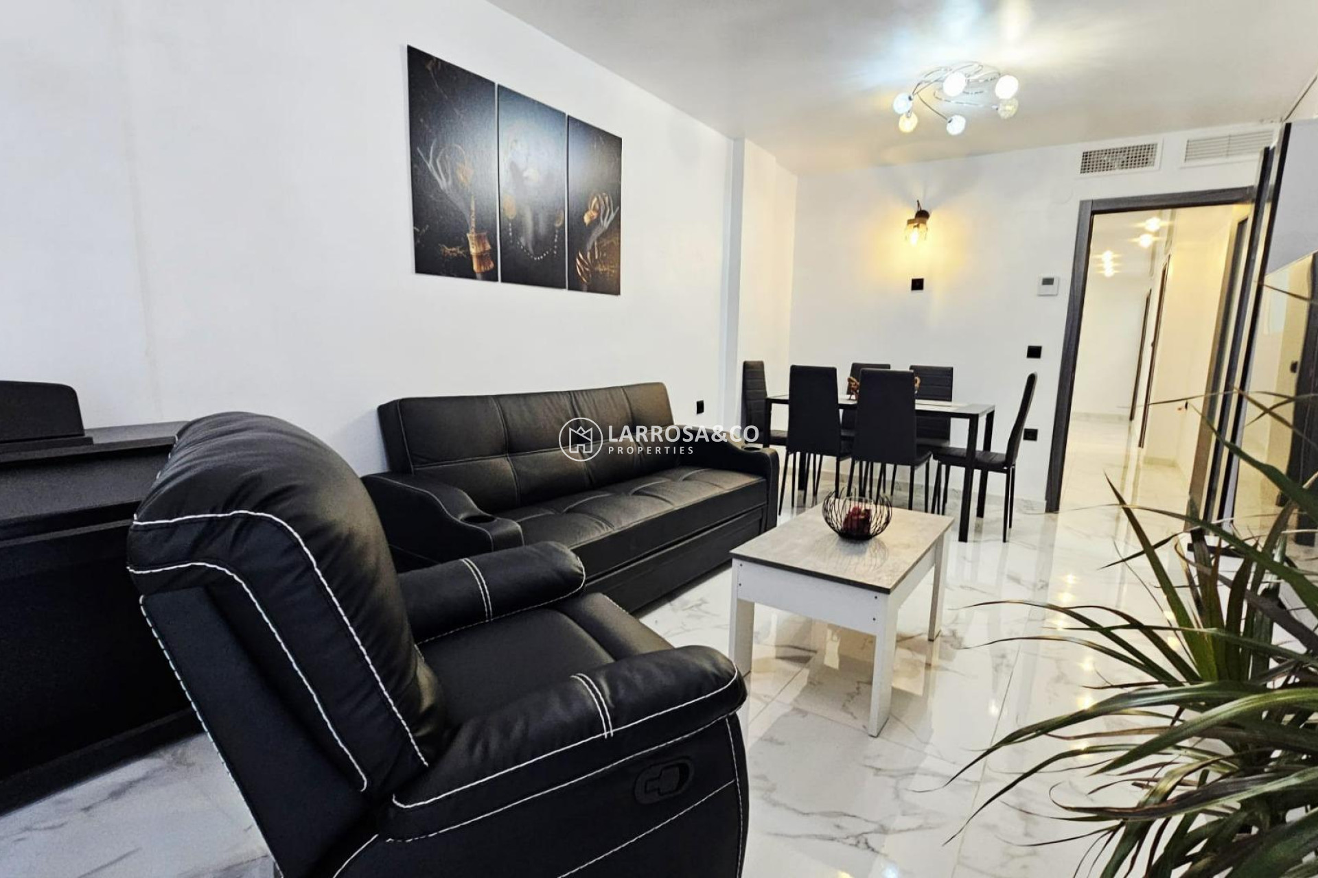 Resale - Apartment - Torrevieja - Acequion