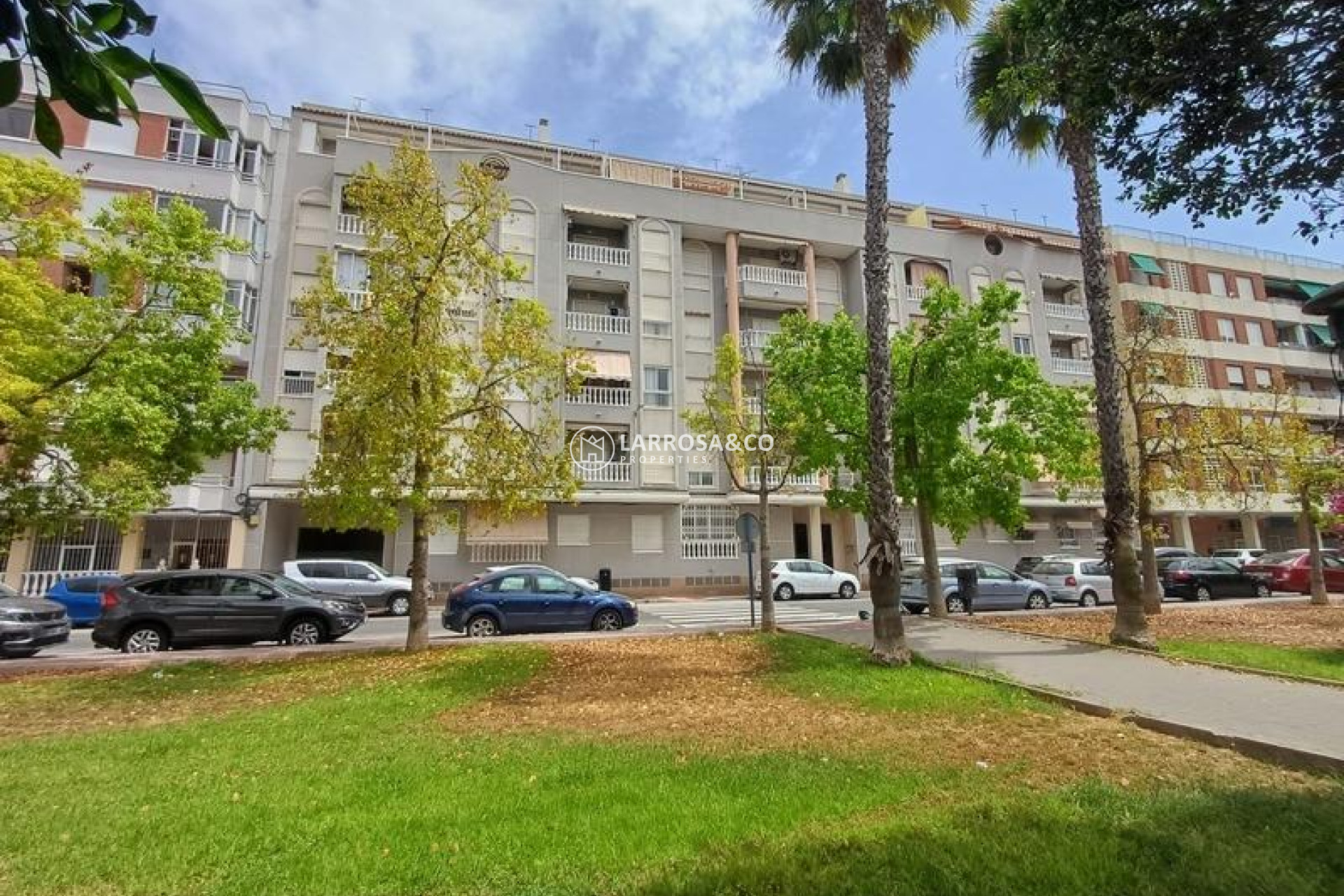 Resale - Apartment - Torrevieja - Acequion