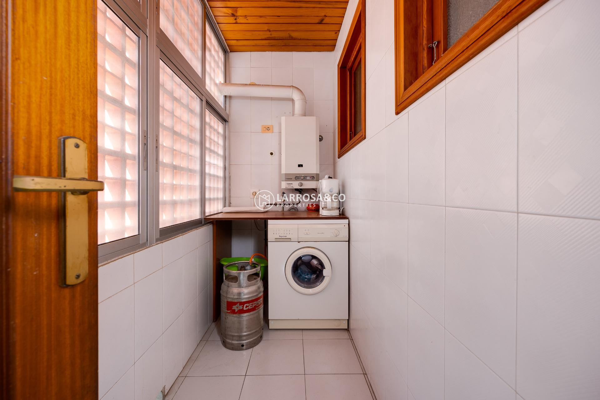 Resale - Apartment - Torrevieja - Acequion