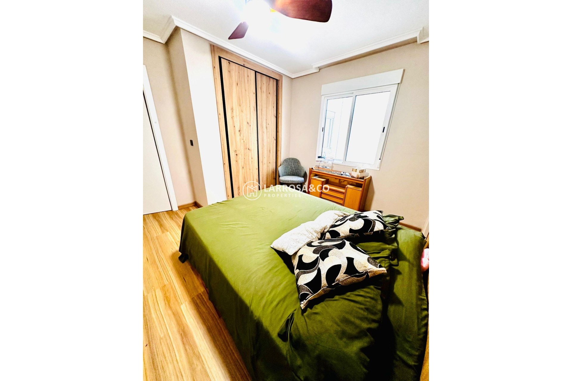 Resale - Apartment - Torrevieja - Acequion