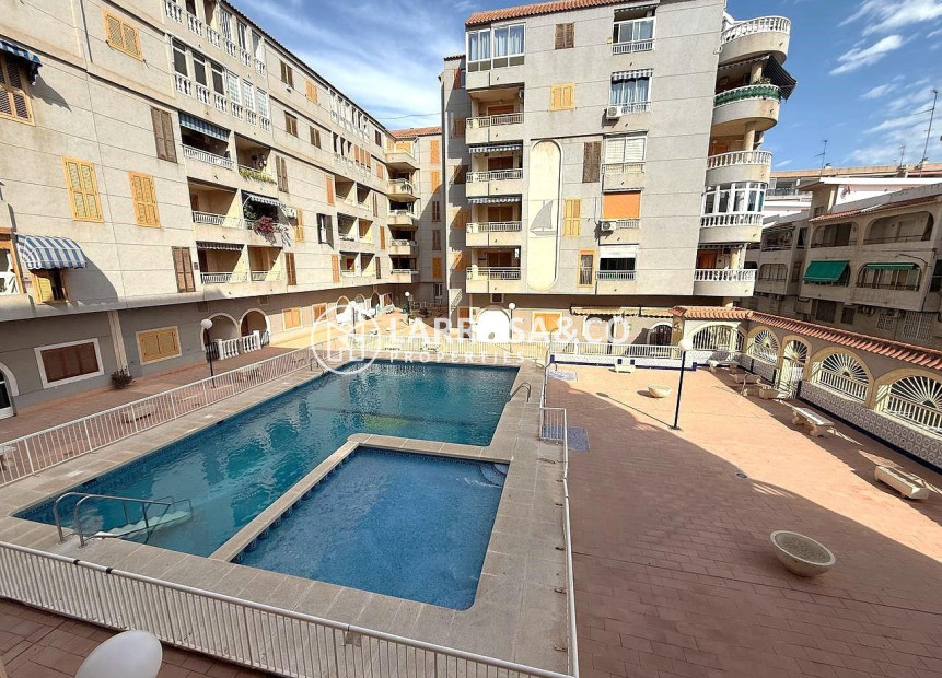 Resale - Apartment - Torrevieja - Acequion