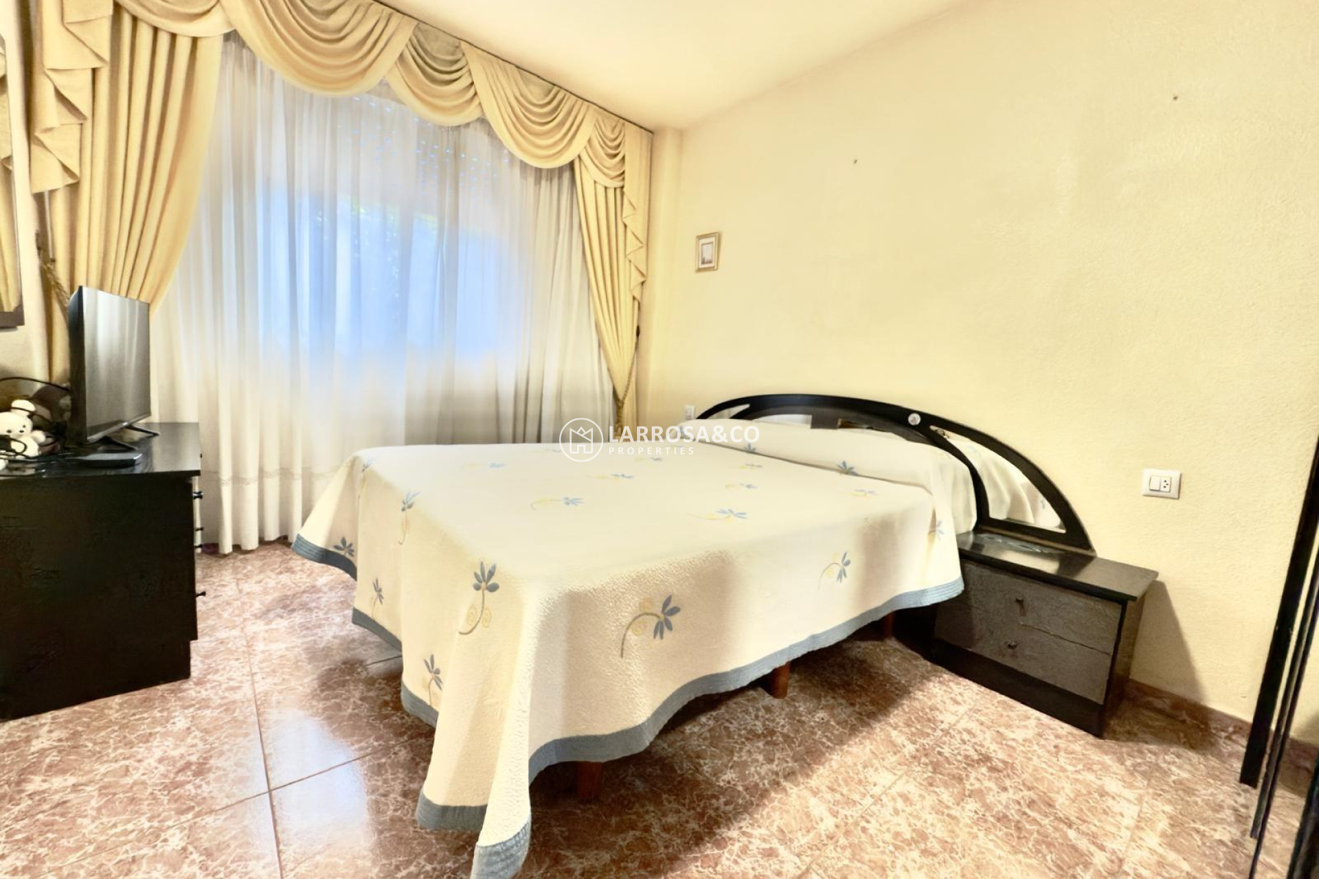 Resale - Apartment - Torrevieja - Acequion