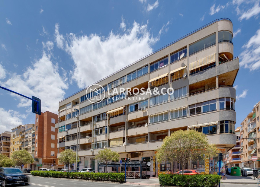 Resale - Apartment - Torrevieja - Acequion