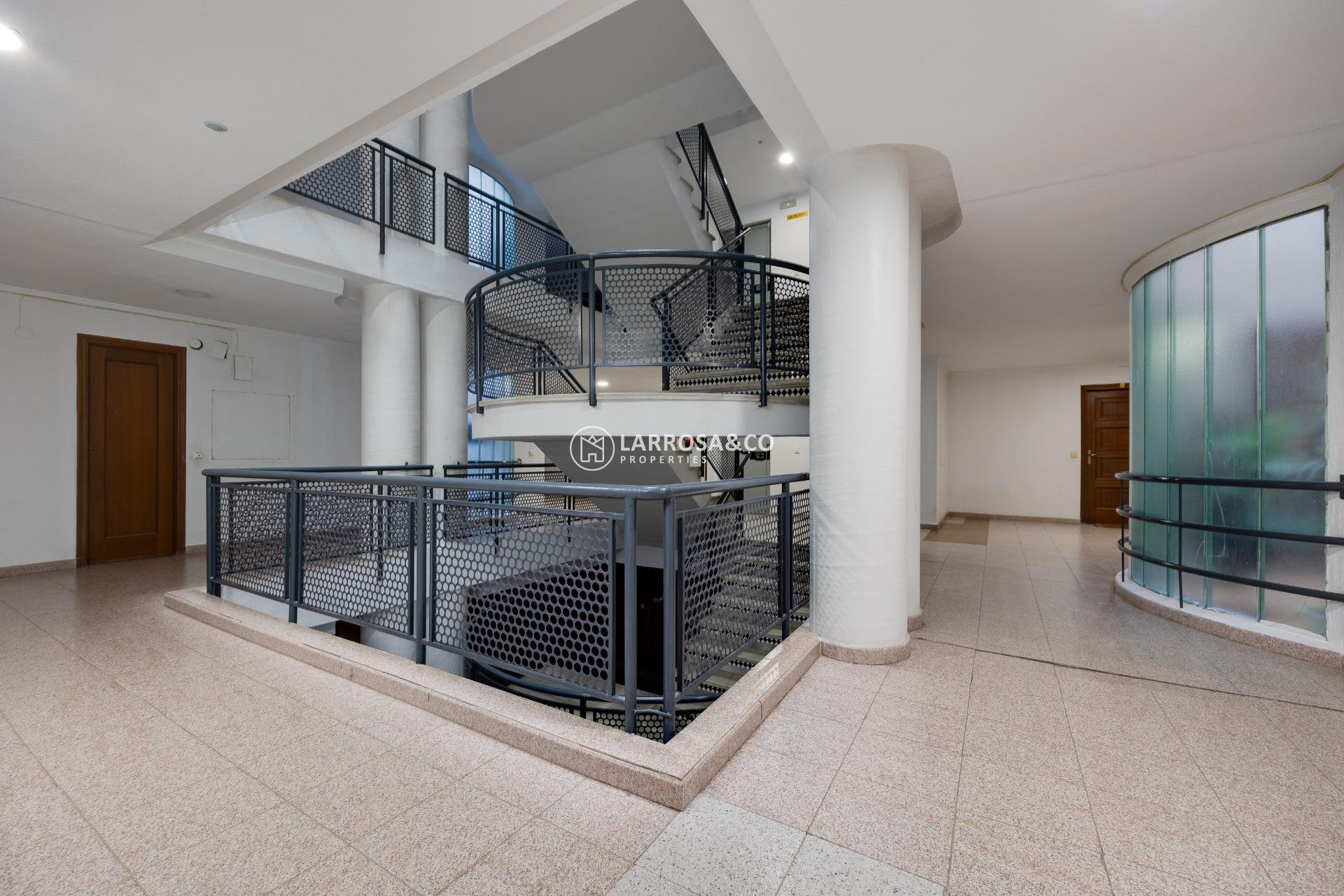 Resale - Apartment - Torrevieja - Acequion