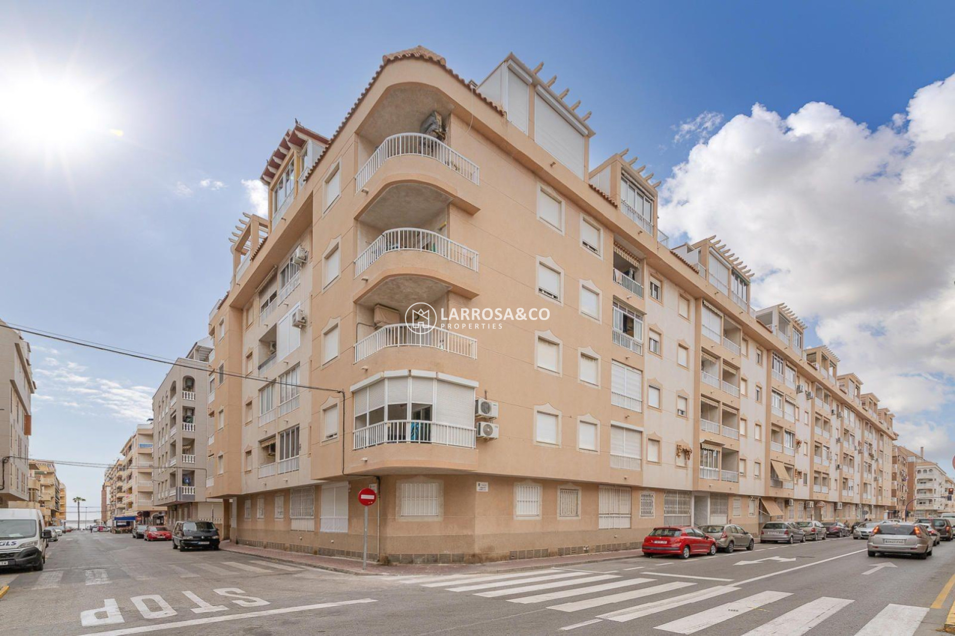 Resale - Apartment - Torrevieja - Acequion