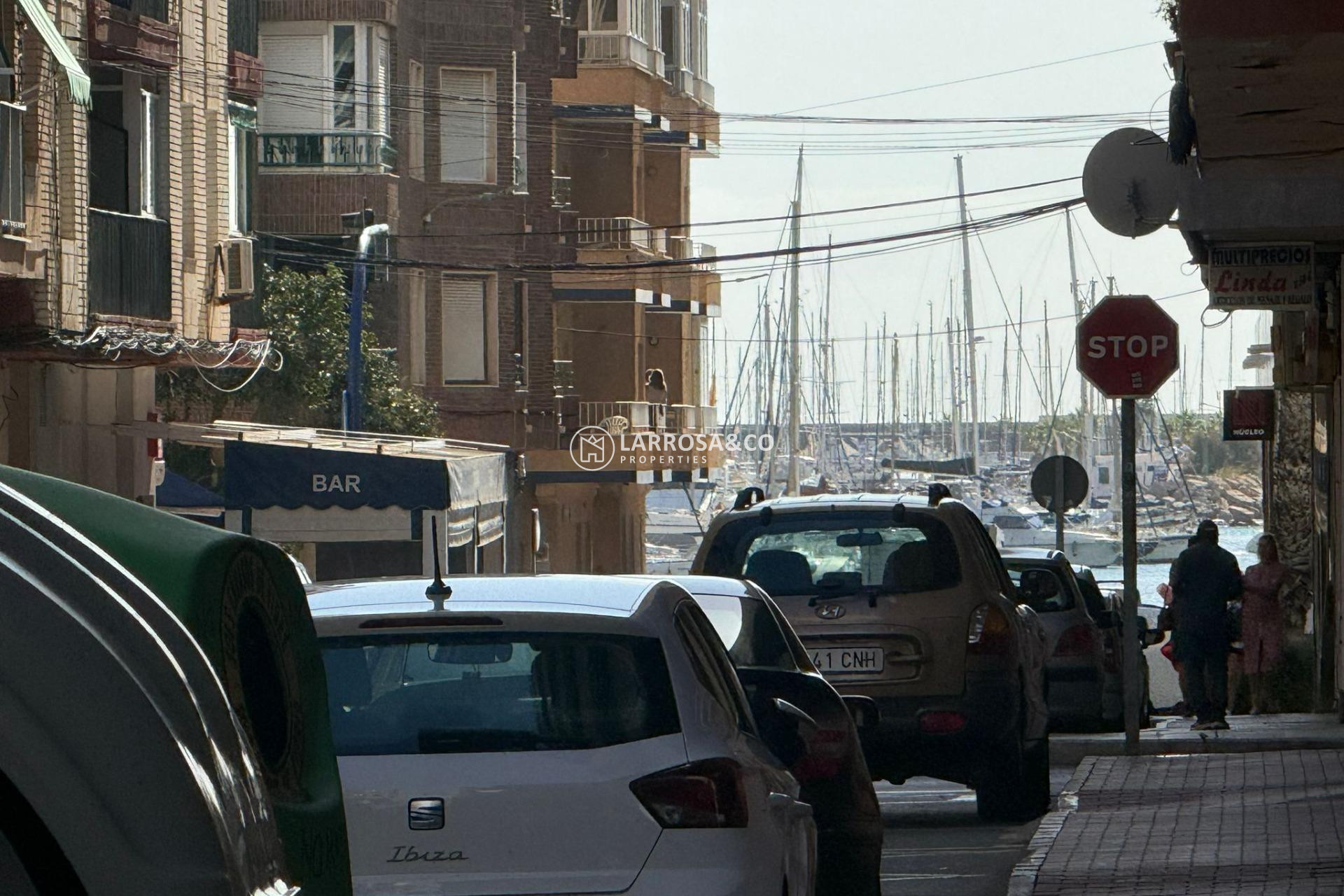 Resale - Apartment - Torrevieja - Acequion