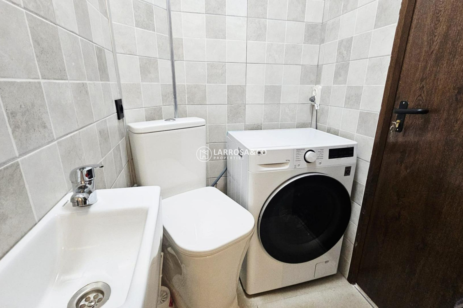 Resale - Apartment - Torrevieja - Acequion