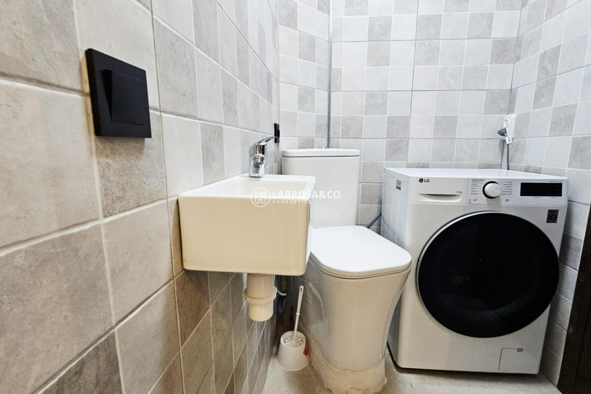 Resale - Apartment - Torrevieja - Acequion