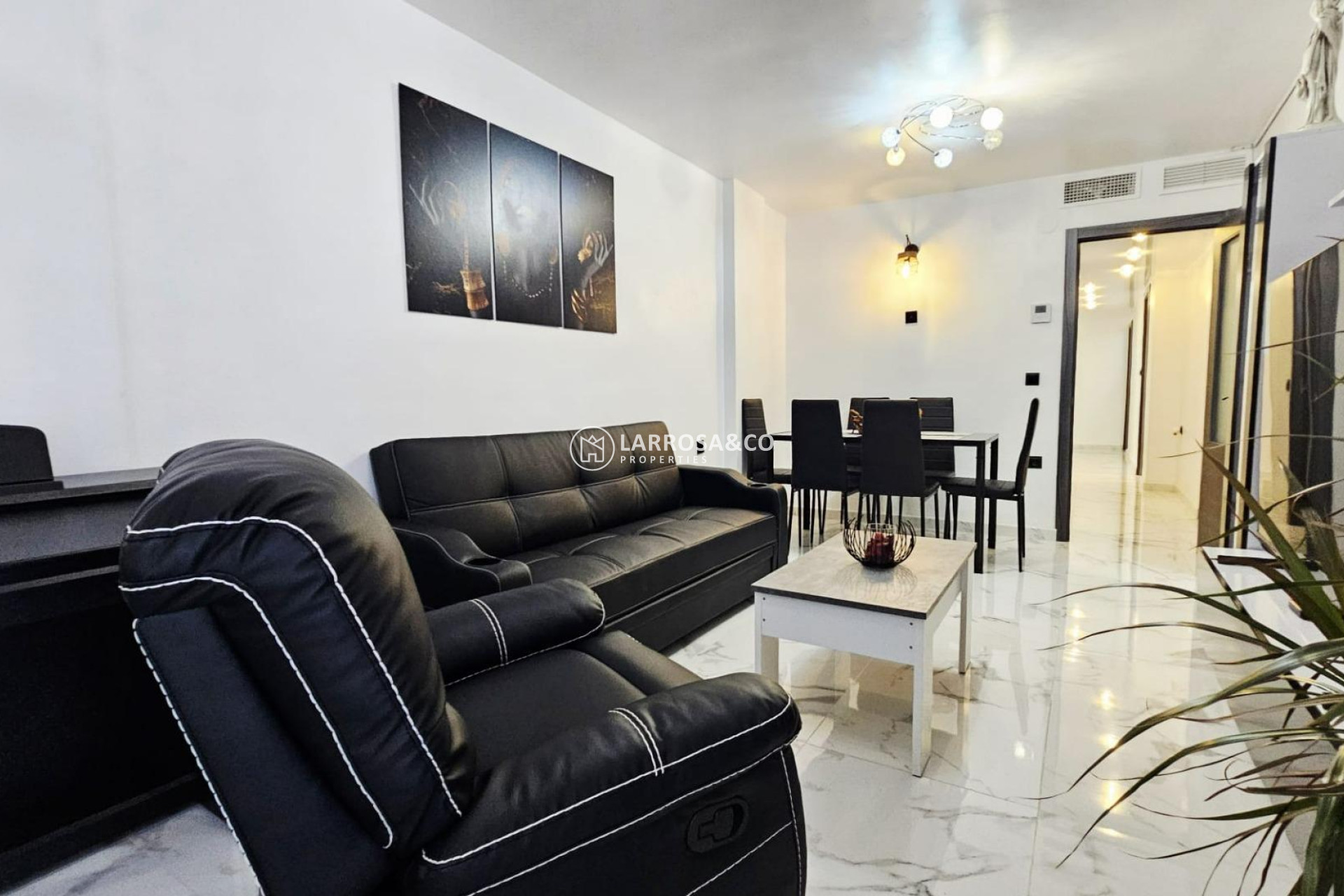 Resale - Apartment - Torrevieja - Acequion