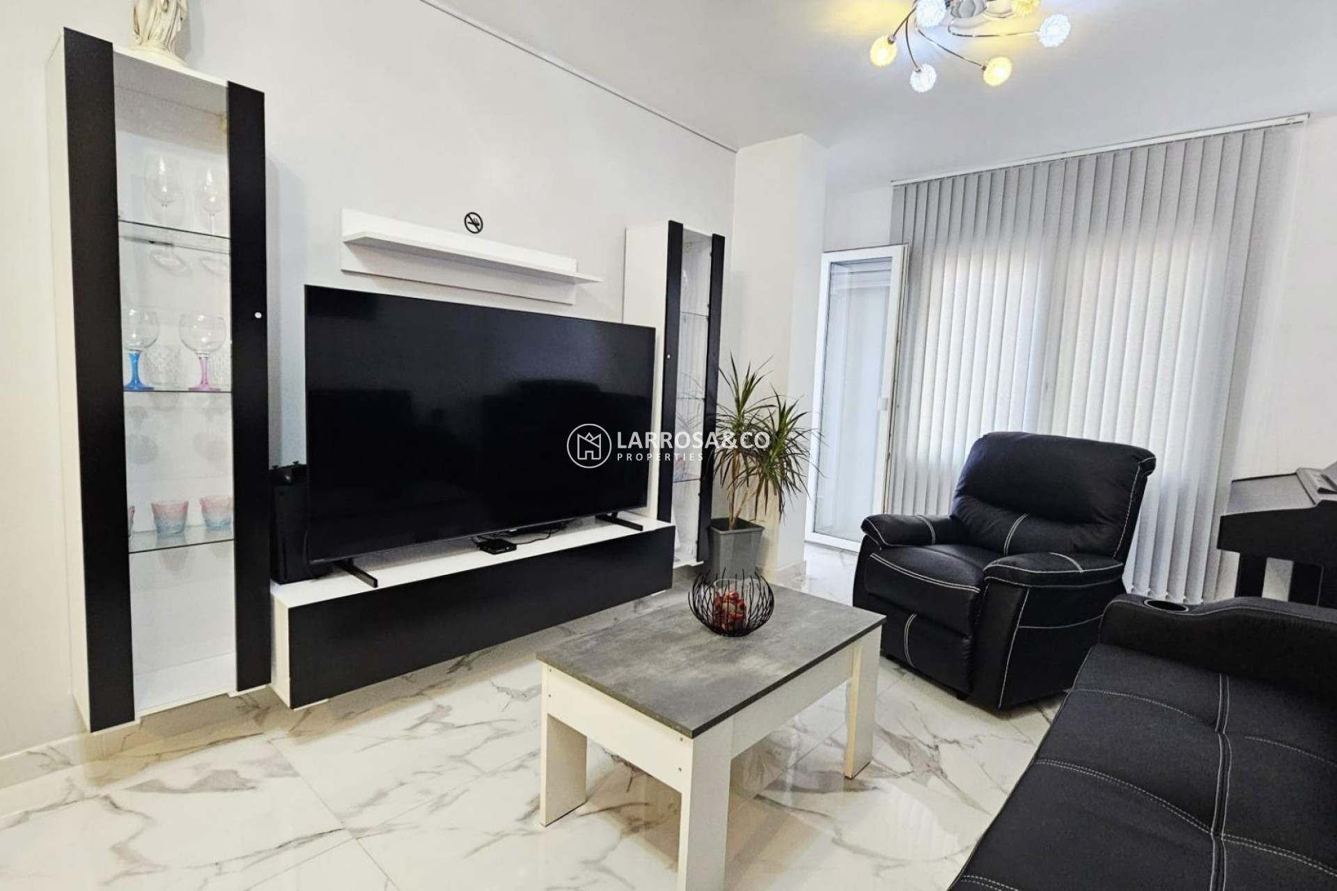 Resale - Apartment - Torrevieja - Acequion