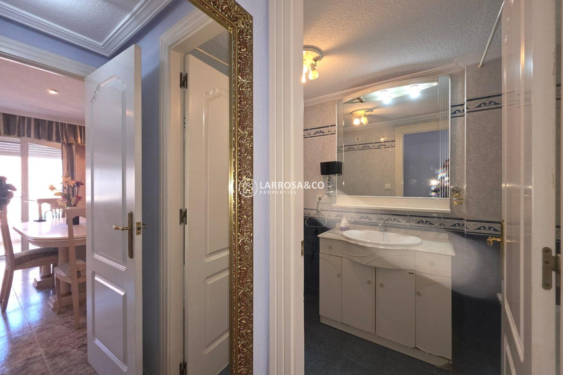 Resale - Apartment - Torrevieja - Acequion