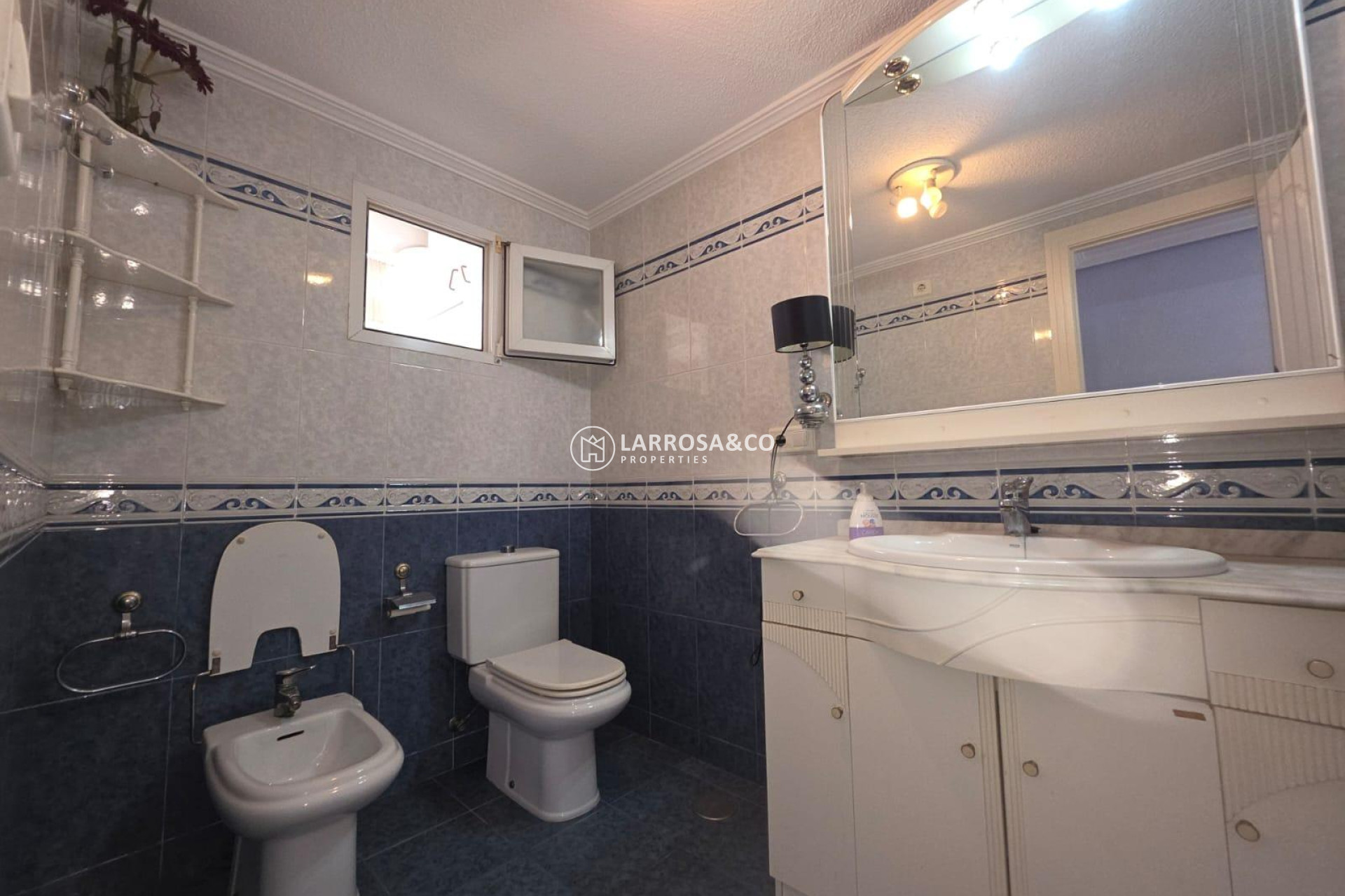 Resale - Apartment - Torrevieja - Acequion