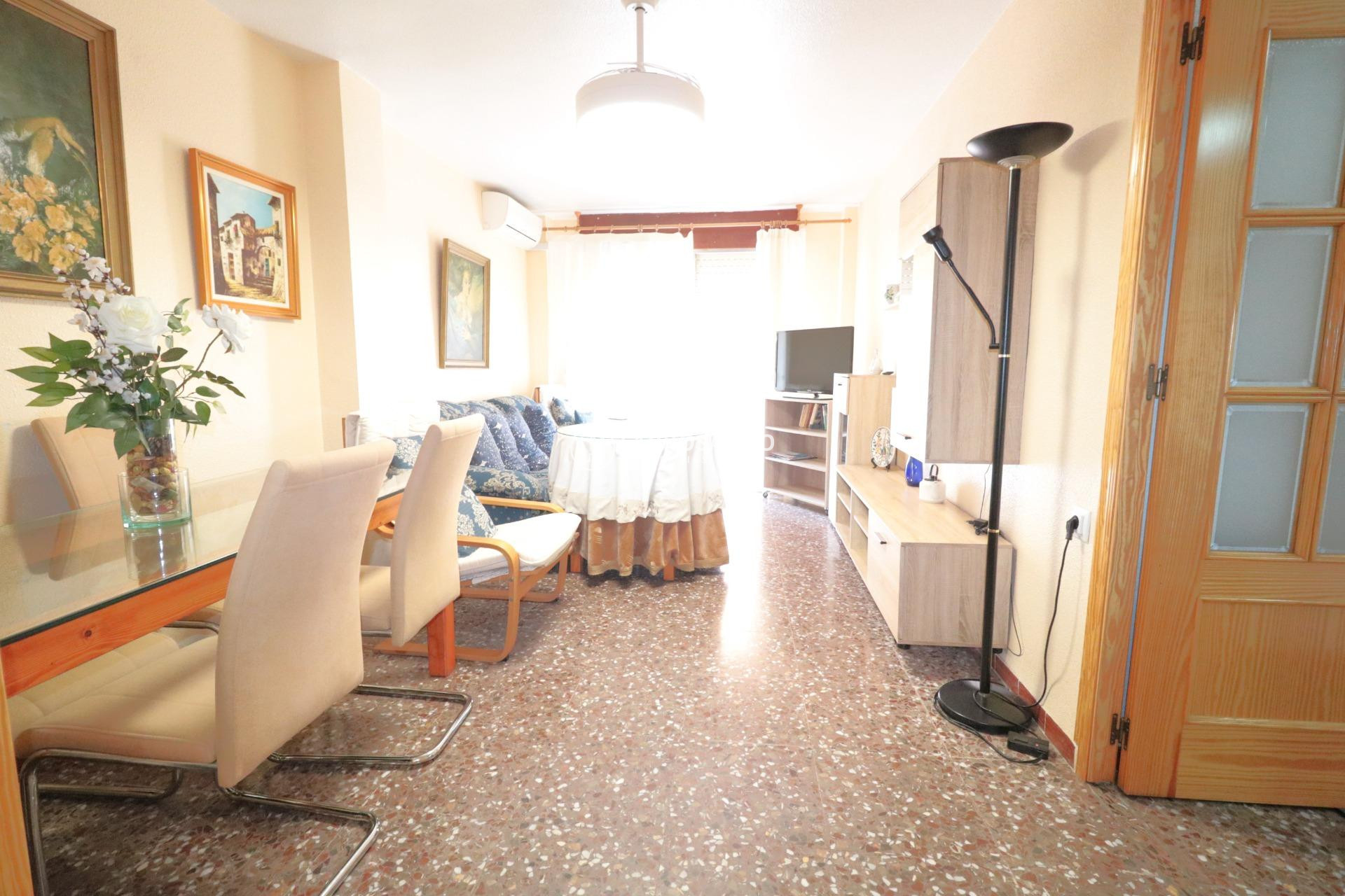 Resale - Apartment - Torrevieja - Acequion