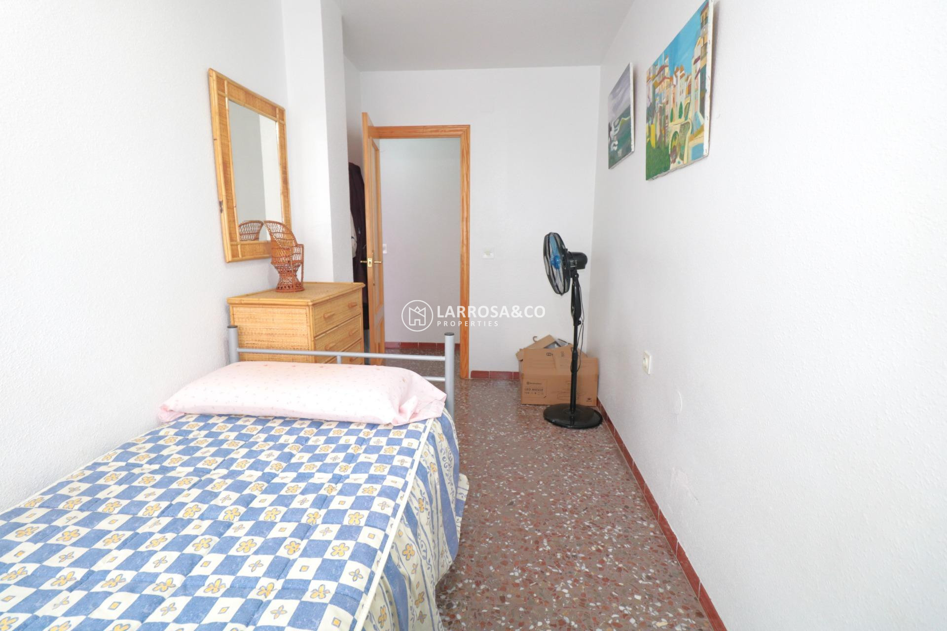 Resale - Apartment - Torrevieja - Acequion