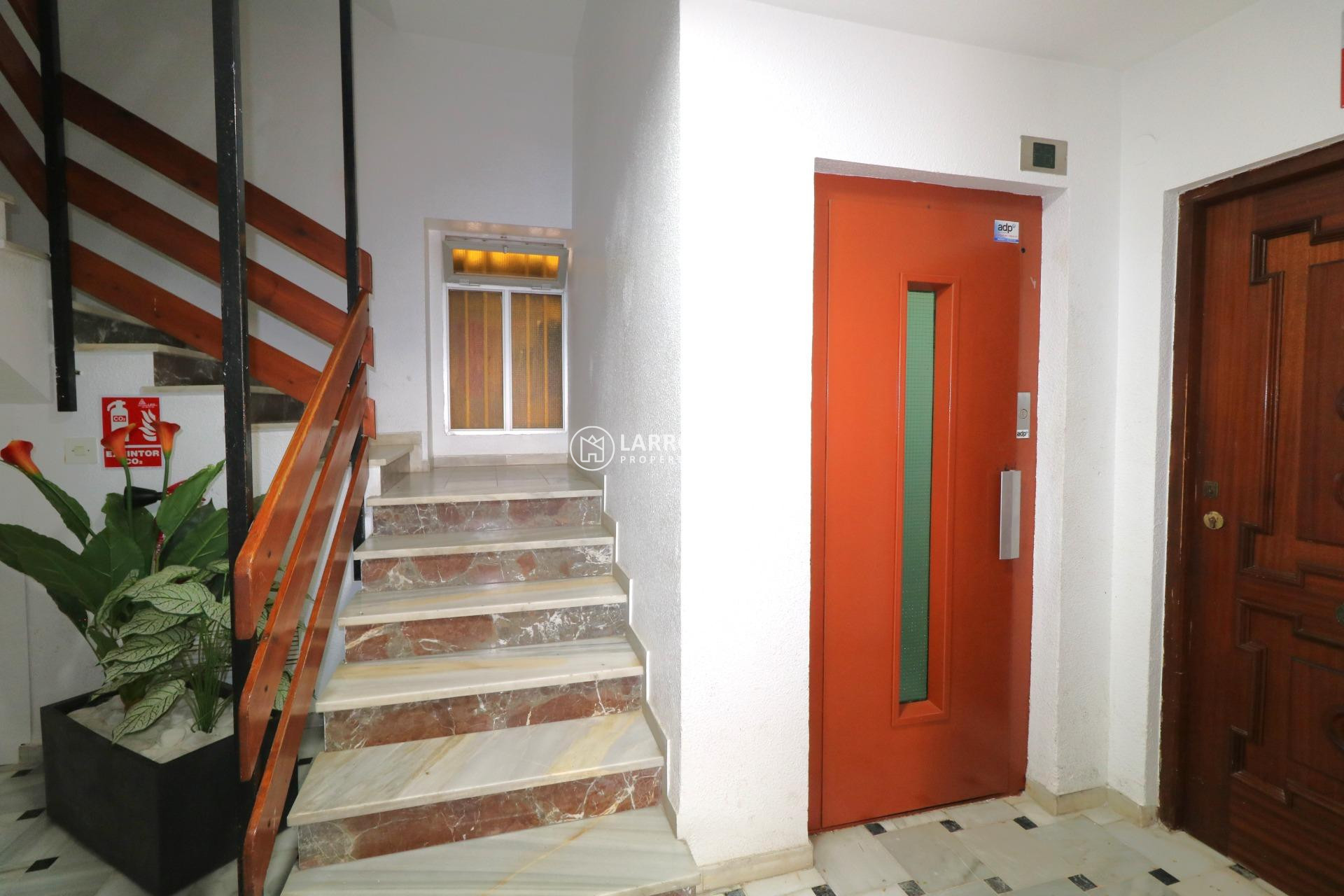 Resale - Apartment - Torrevieja - Acequion