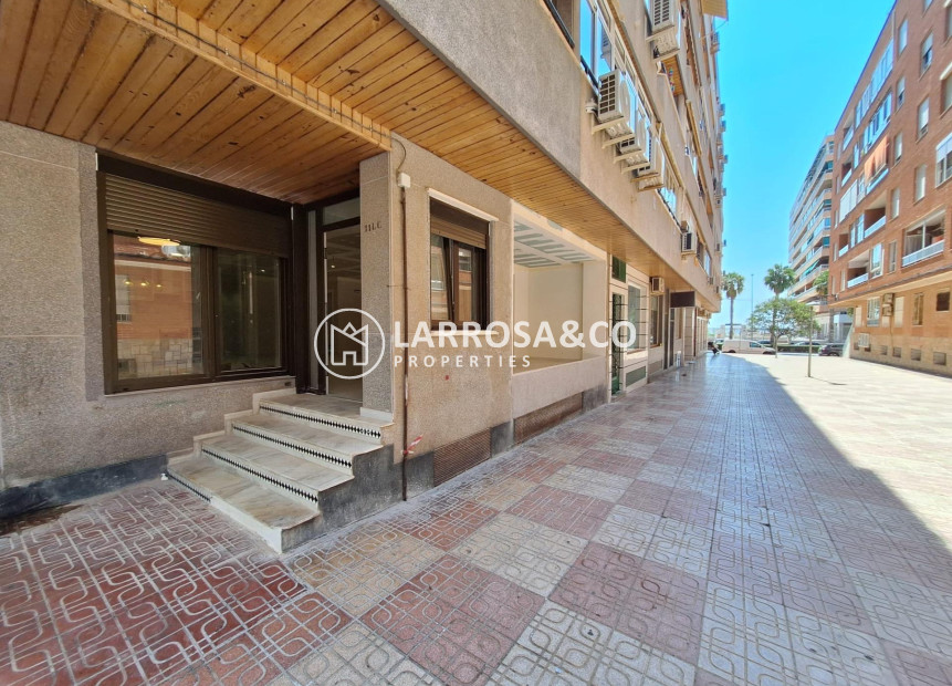 Resale - Apartment - Torrevieja - Acequion