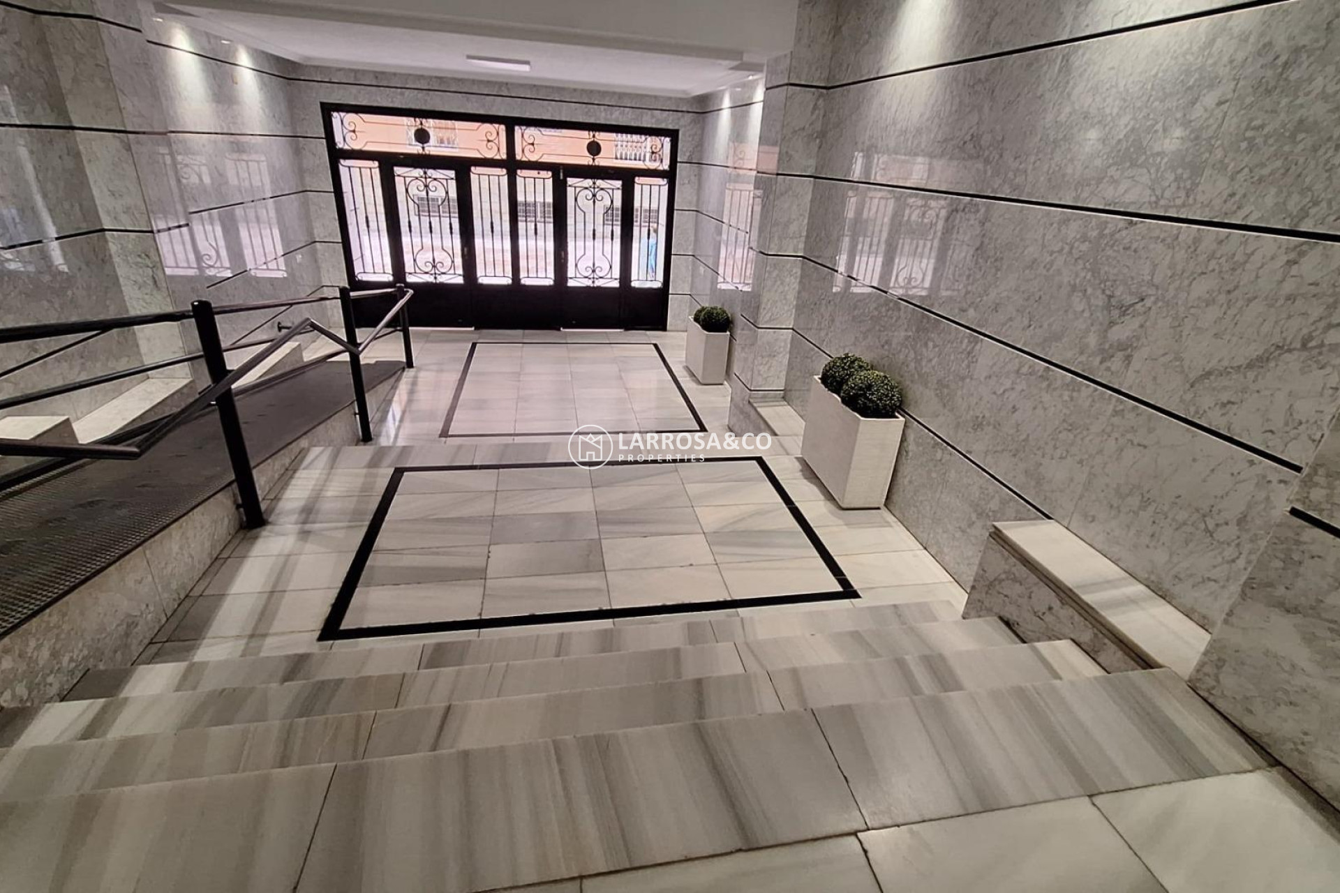 Resale - Apartment - Torrevieja - Acequion