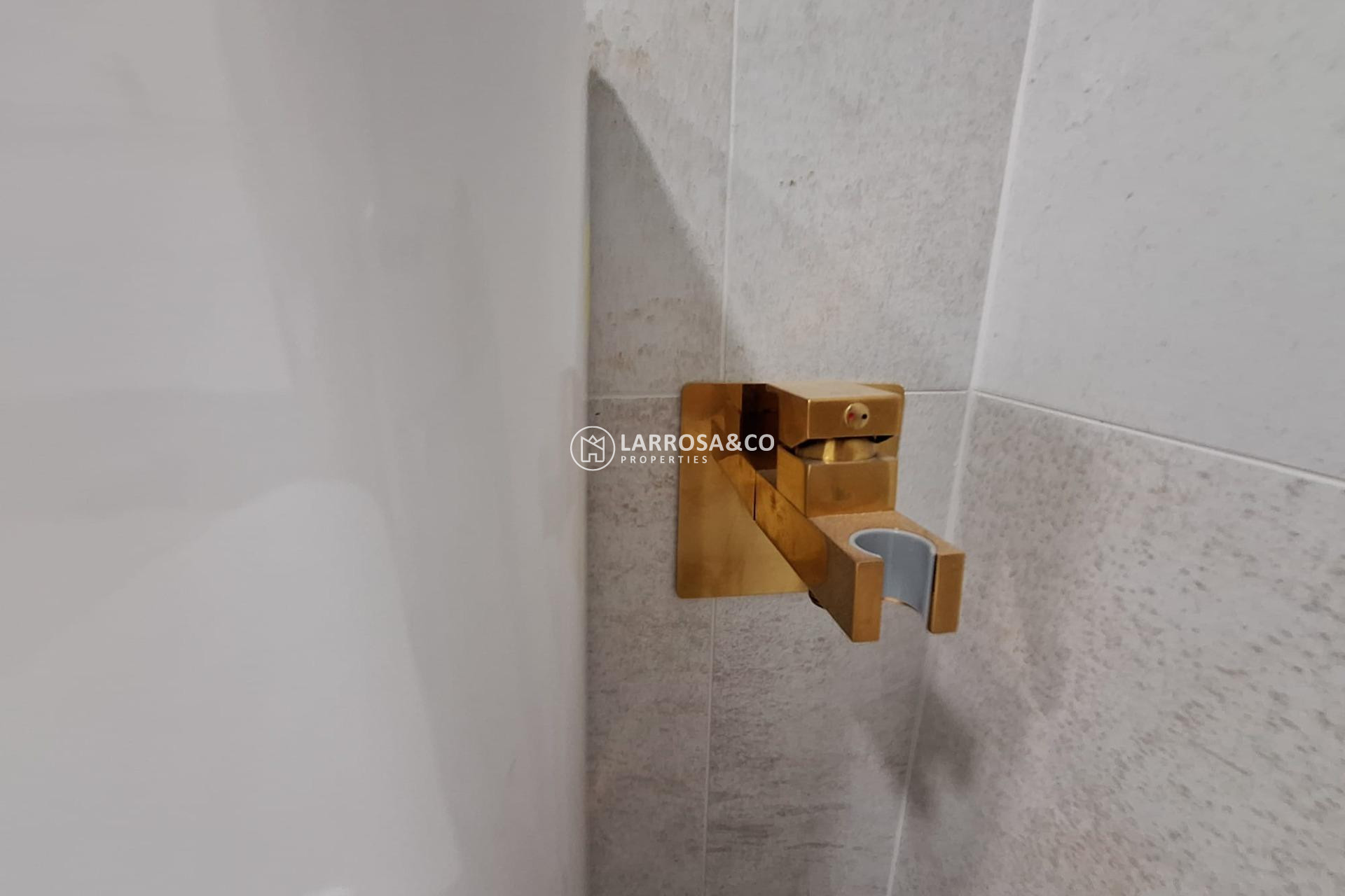 Resale - Apartment - Torrevieja - Acequion