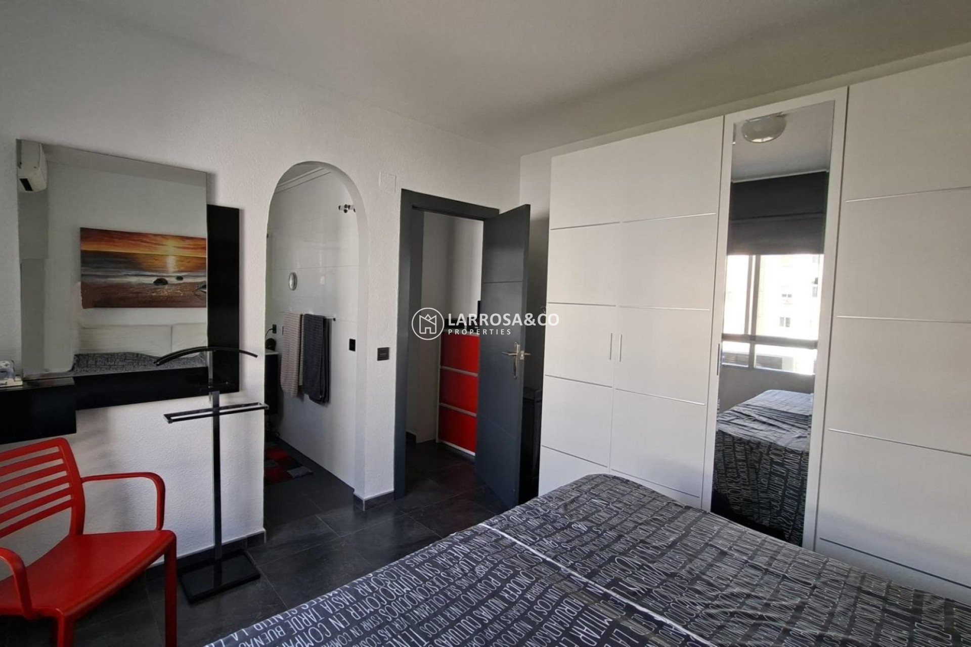 Resale - Apartment - Torrevieja - Acequion