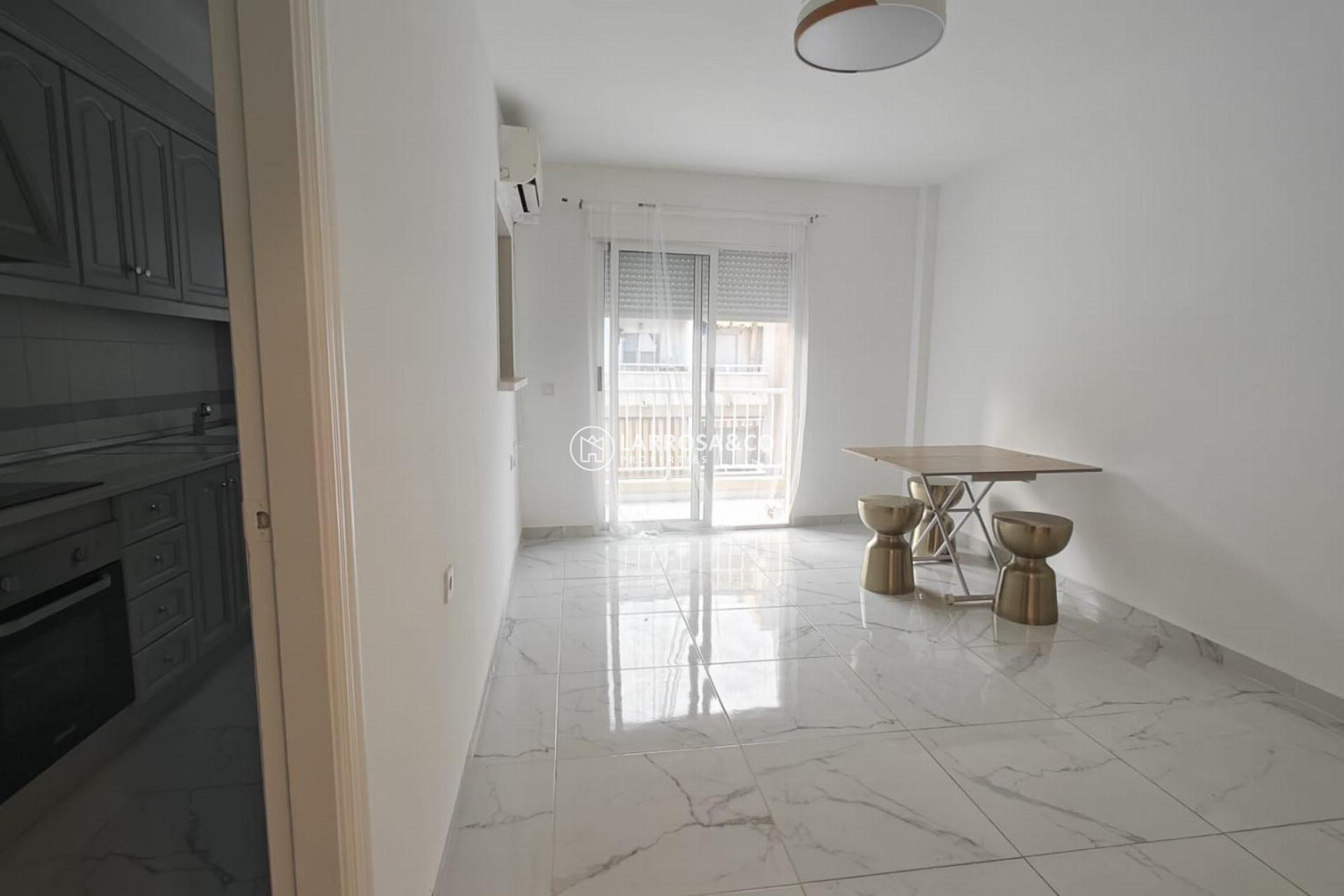 Resale - Apartment - Torrevieja - Acequion