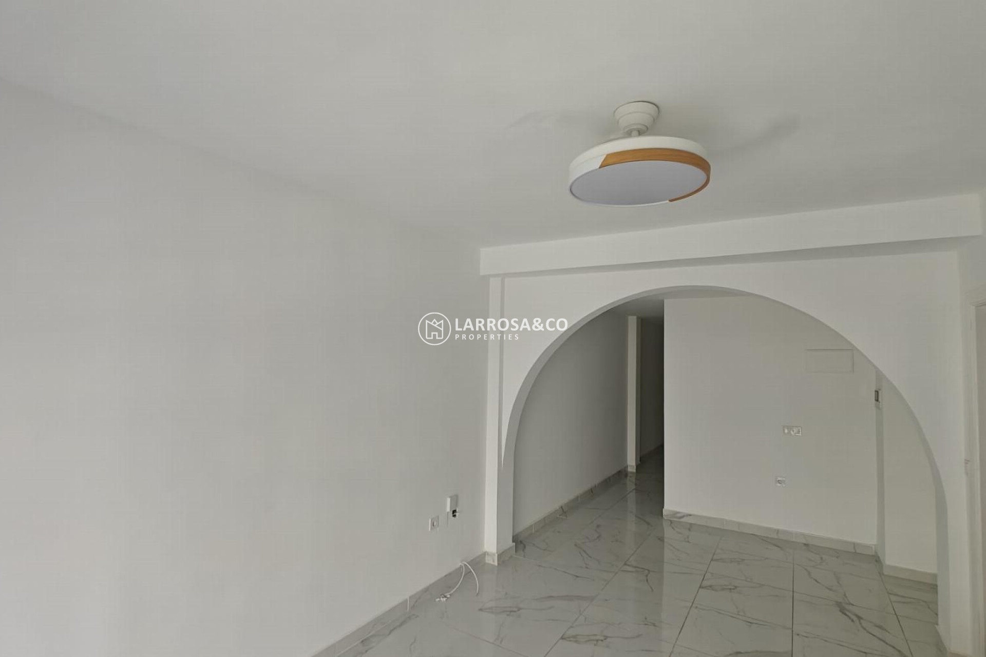 Resale - Apartment - Torrevieja - Acequion