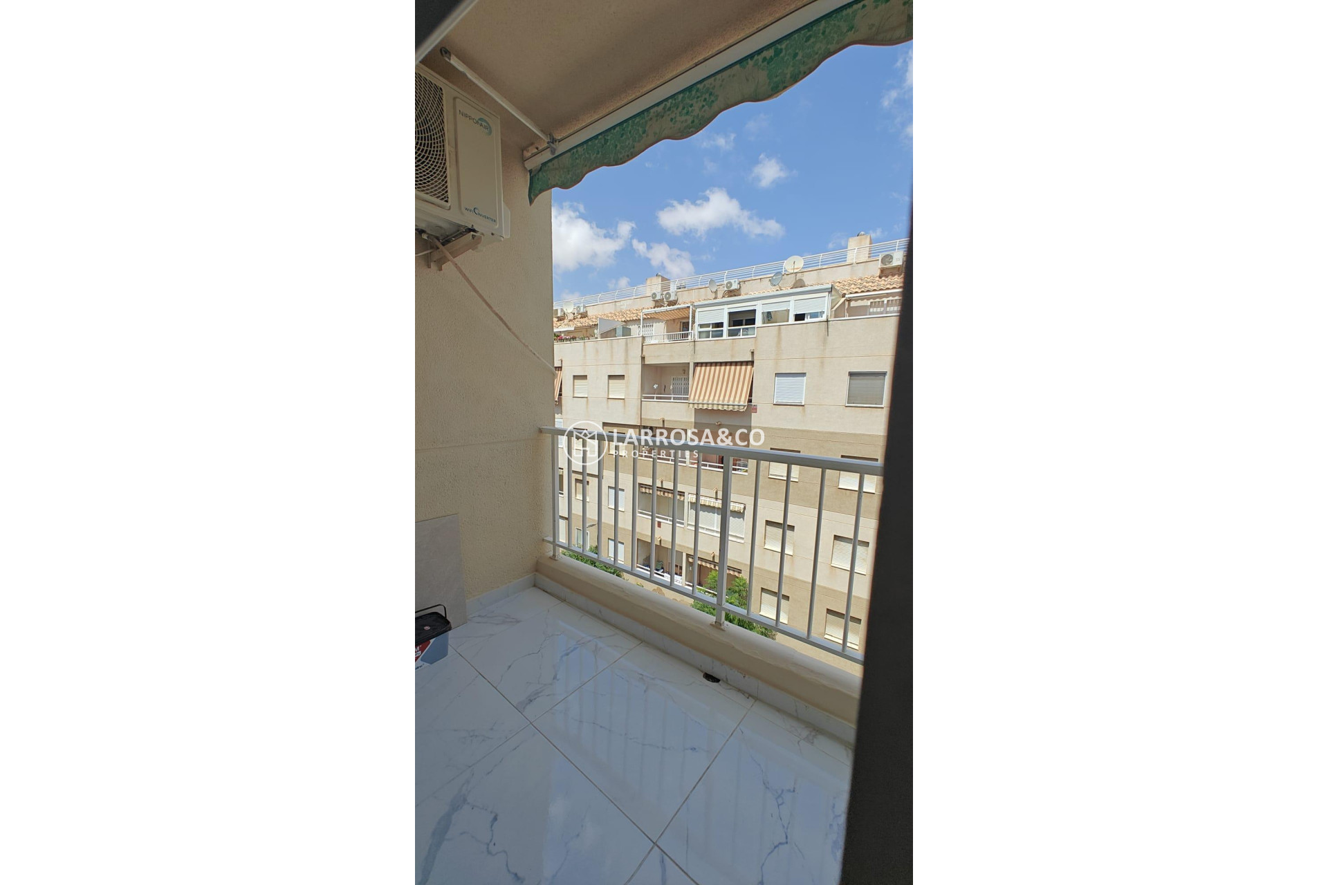 Resale - Apartment - Torrevieja - Acequion