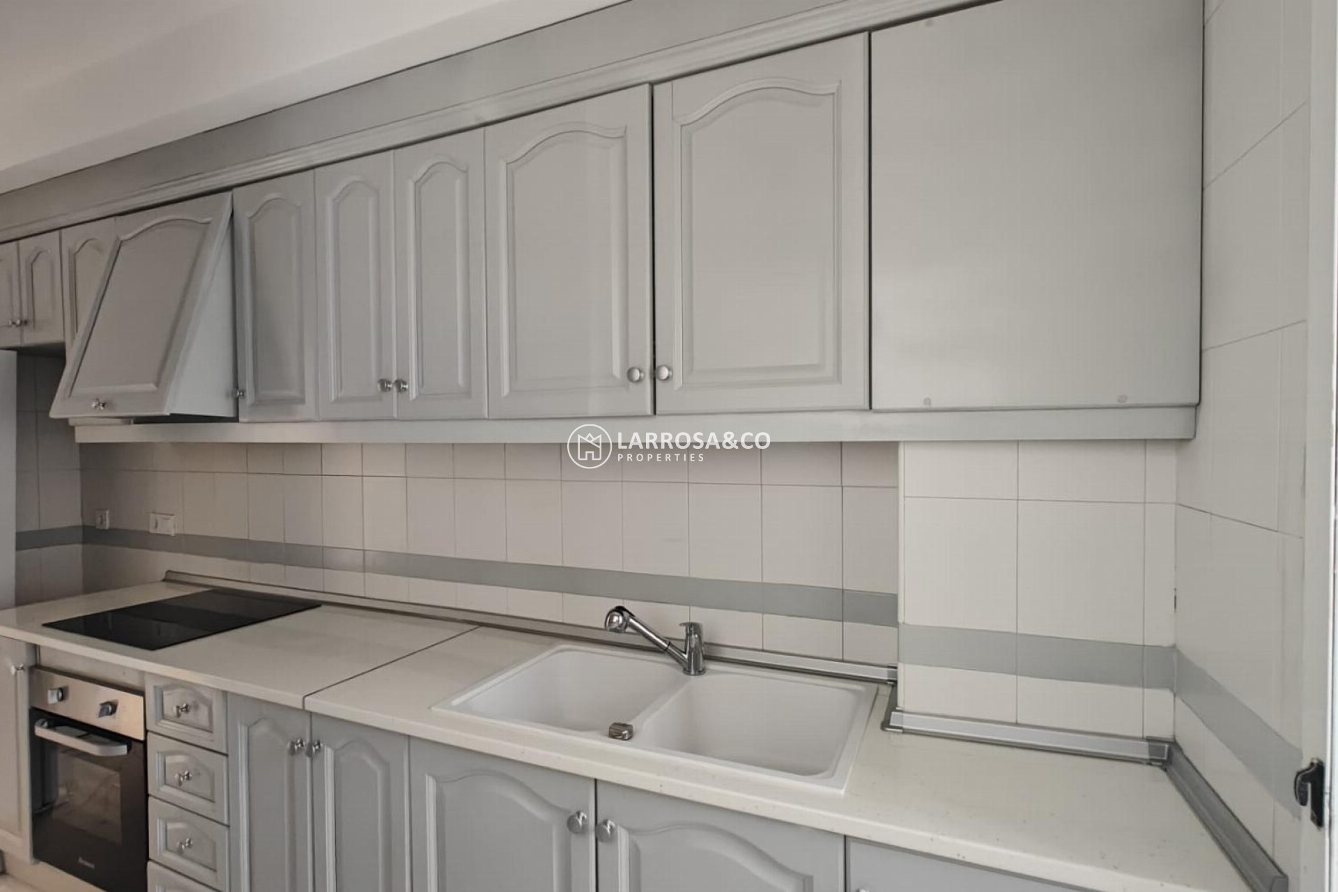 Resale - Apartment - Torrevieja - Acequion